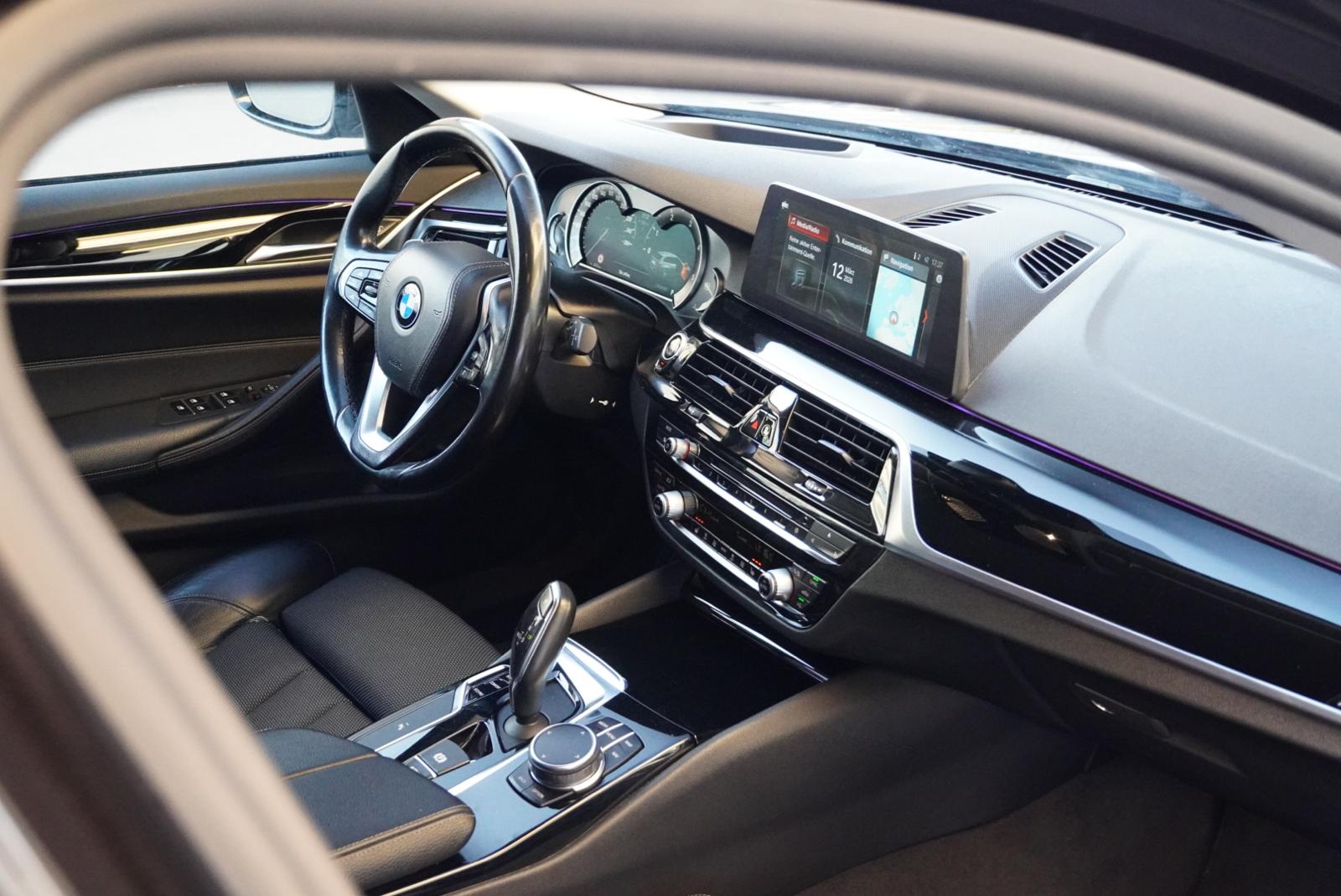 BMW 520d xDrive Touring Sport Line Steptronic-image-16