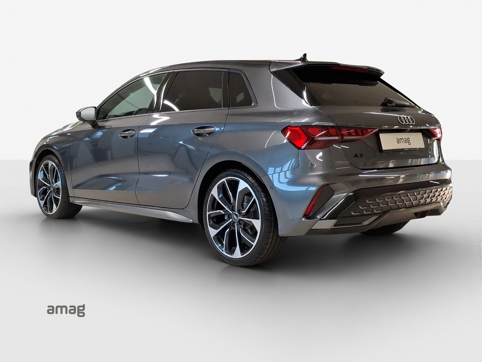 AUDI A3 Sportback TFSI 110 kW S line Attraction S tronic-image-2