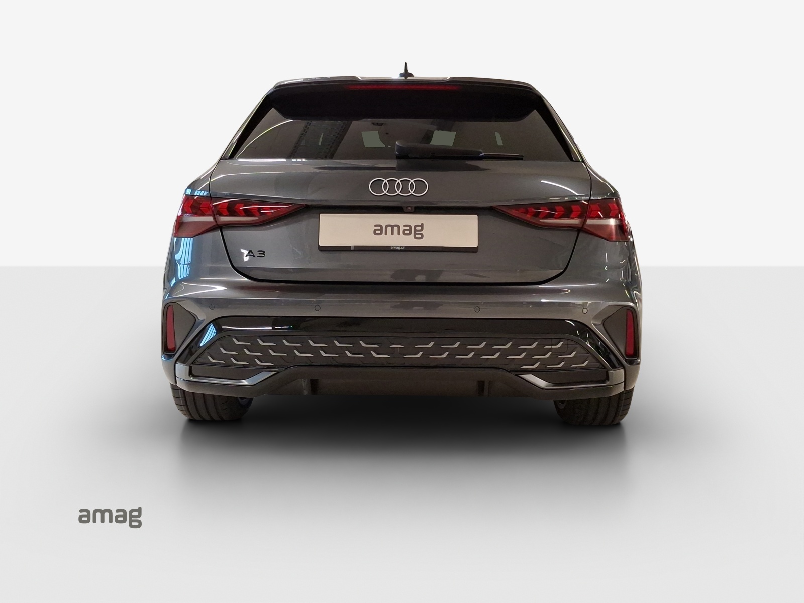 AUDI A3 Sportback TFSI 110 kW S line Attraction S tronic-image-3