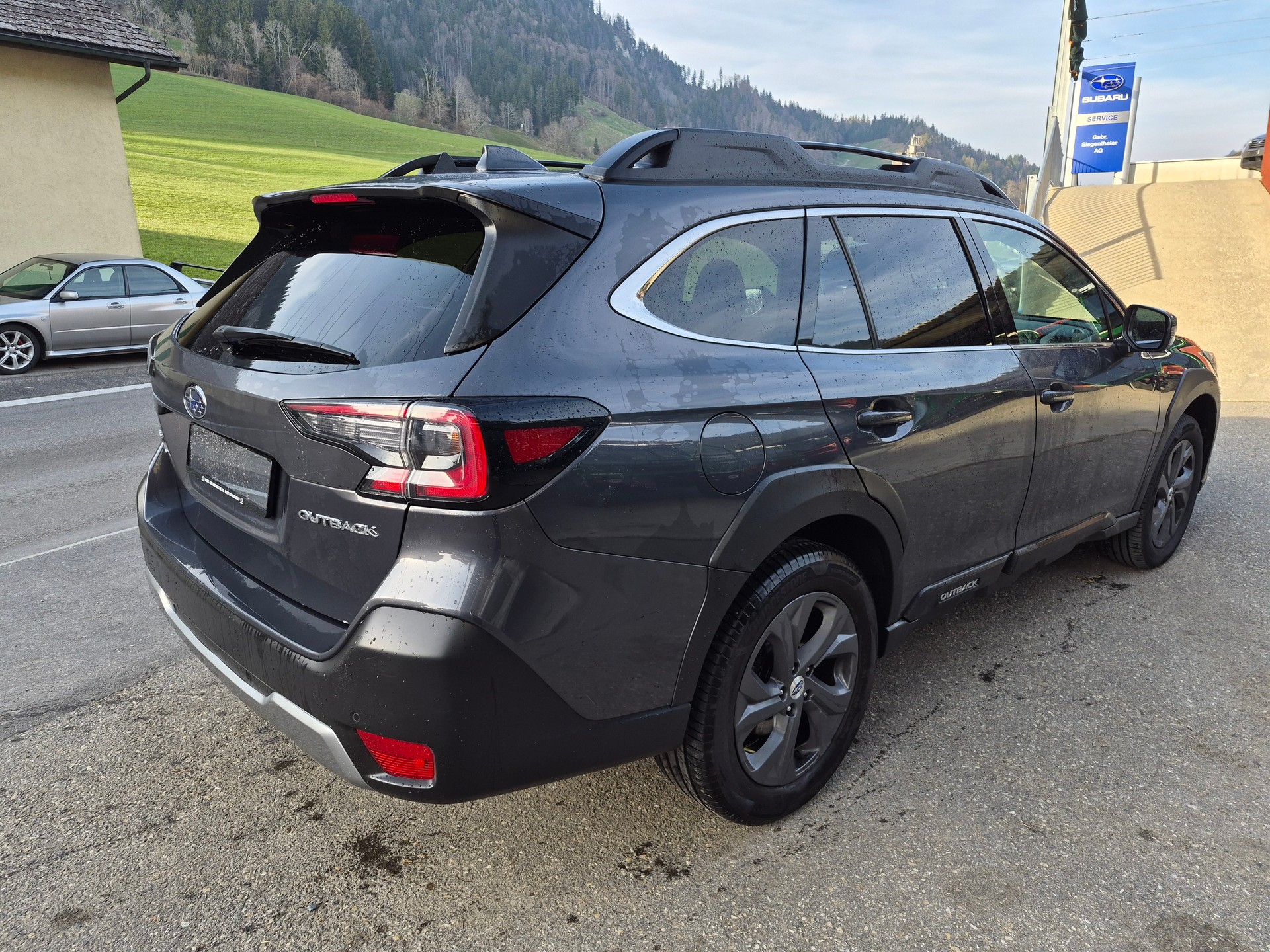 SUBARU Outback 2.5i Swiss Plus AWD Lineartronic-image-4