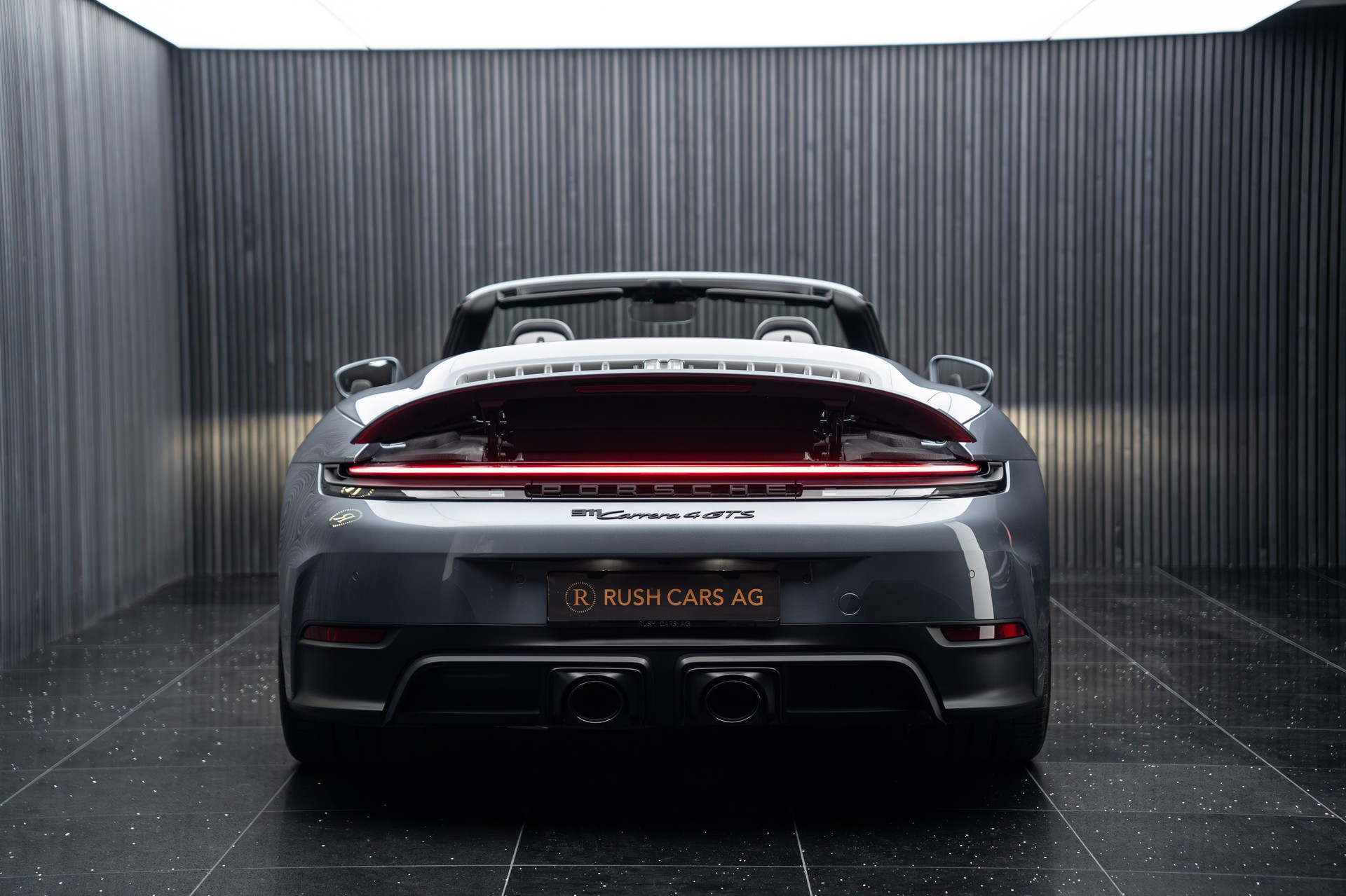 PORSCHE 911 Carrera 4 Cabriolet GTS PDK-showroom-element-3
