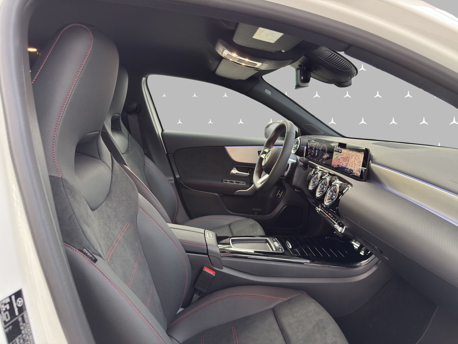 MERCEDES-BENZ A 250 e EQ Star 8G-DCT-image-12