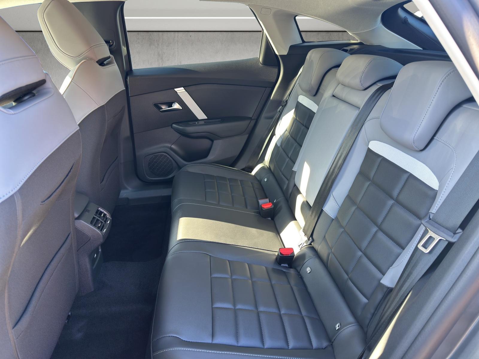 CITROEN C4 1.2 Hybrid 145 Max-image-10
