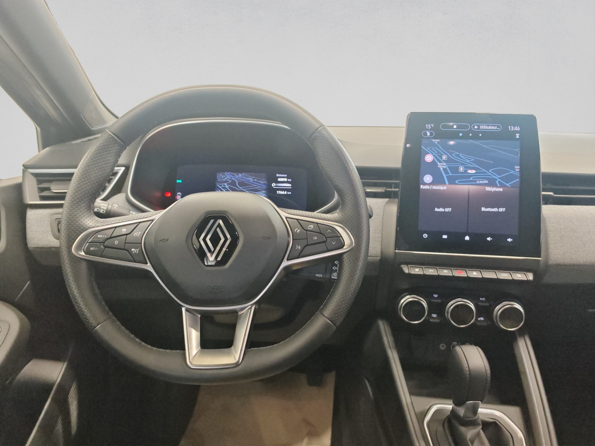 RENAULT Clio 1.6 E-Tech Techno-image-13
