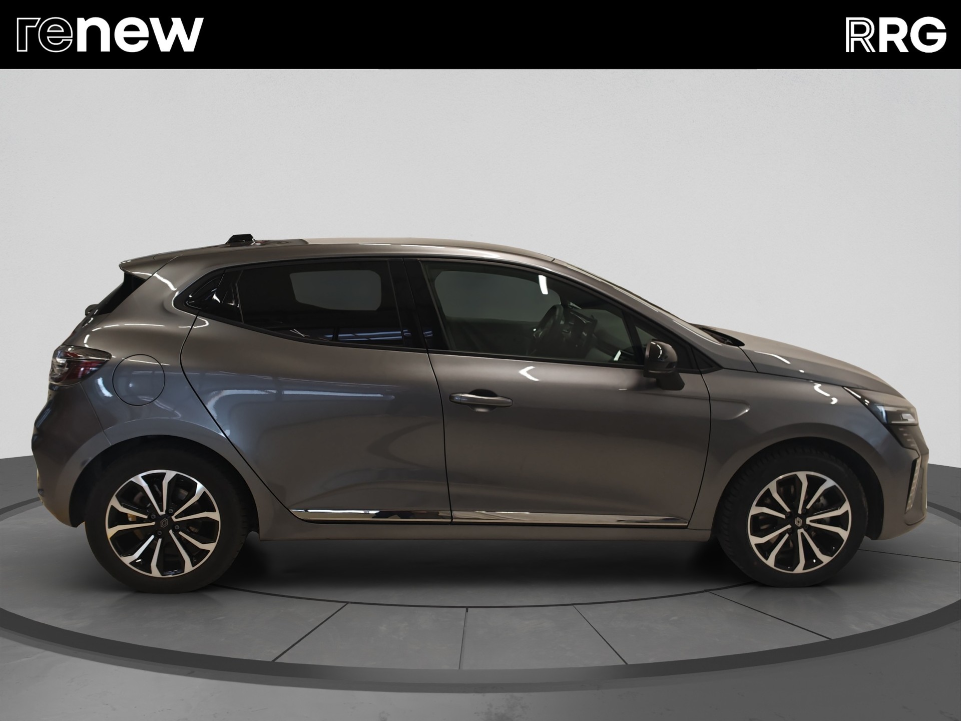 RENAULT Clio 1.6 E-Tech Techno-showroom-element-1