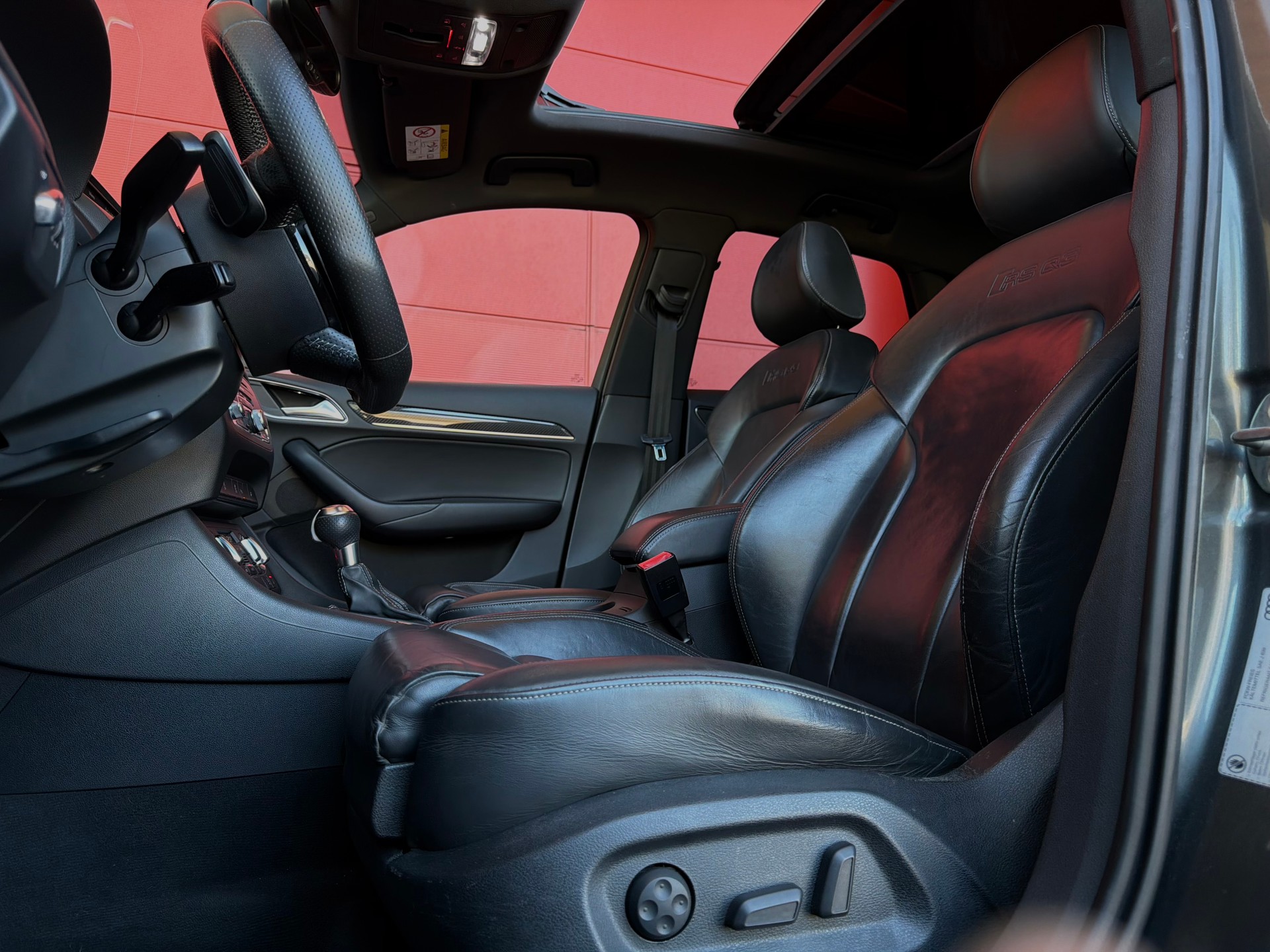 AUDI RS Q3 2.5 TFSI quattro S-tronic *CH* *Crochet d'attelage*-image-13