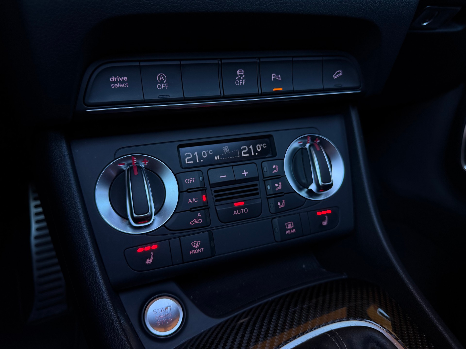 AUDI RS Q3 2.5 TFSI quattro S-tronic *CH* *Crochet d'attelage*-image-12
