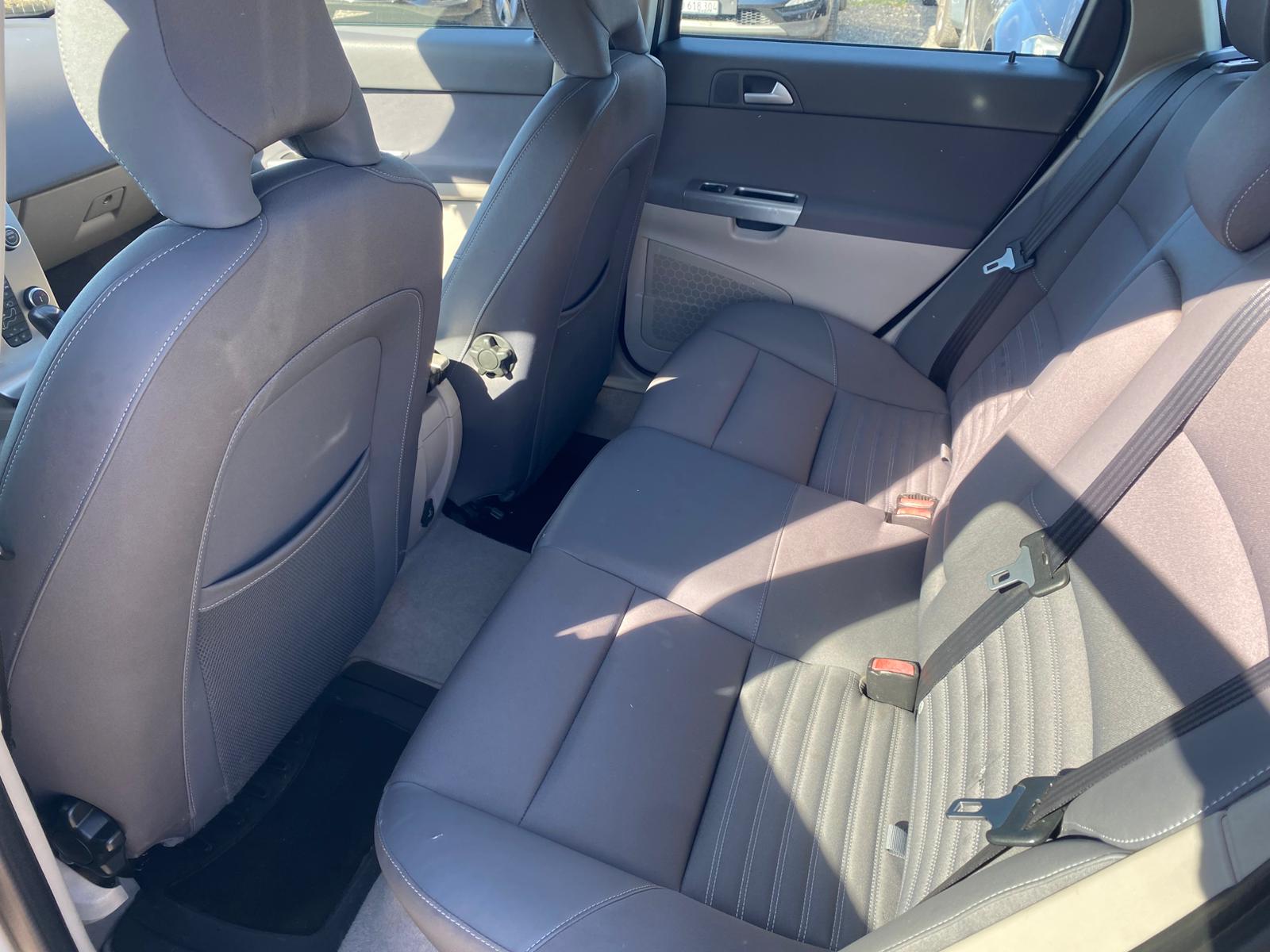 VOLVO V50 T5 AWD Kinetic Geartronic-image-9