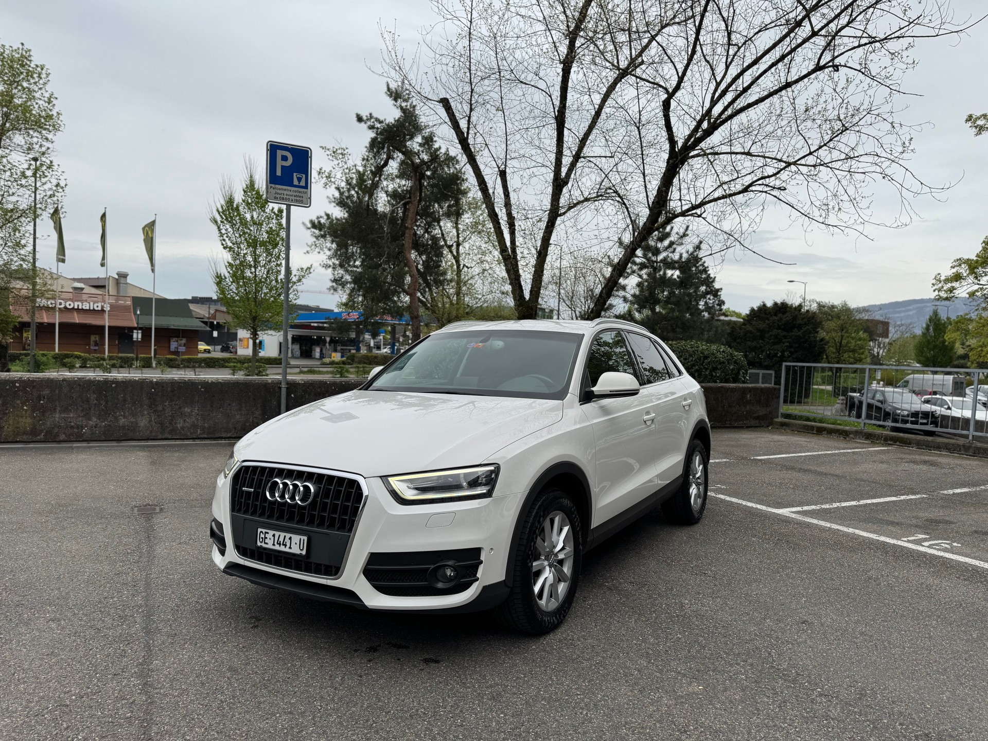 AUDI Q3 2.0 TFSI quattro S-tronic-image-3