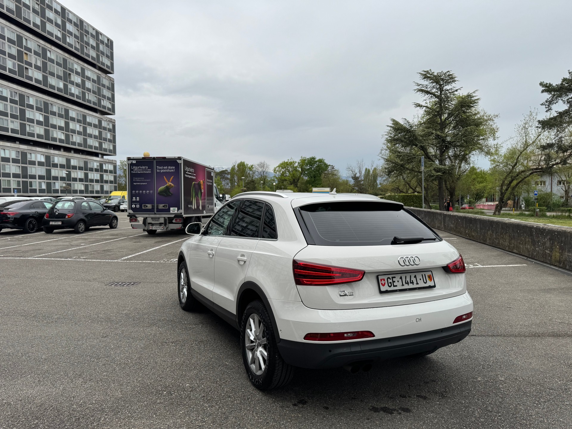 AUDI Q3 2.0 TFSI quattro S-tronic-image-9