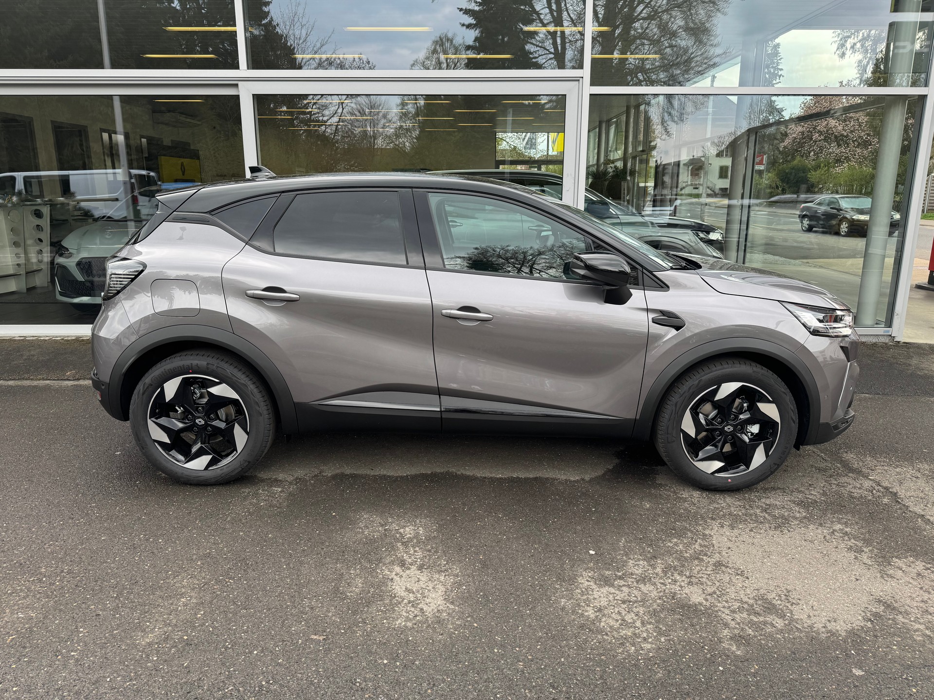 RENAULT Captur 1.8 E-Tech 160 Techno DHT-image-1