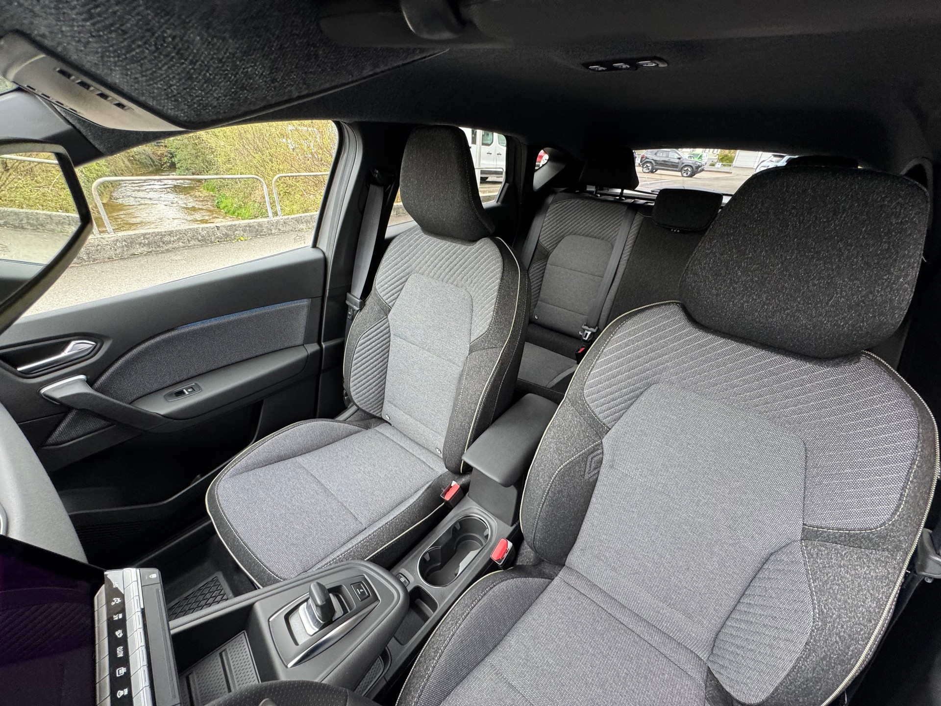 RENAULT Captur 1.8 E-Tech 160 Techno DHT-image-14