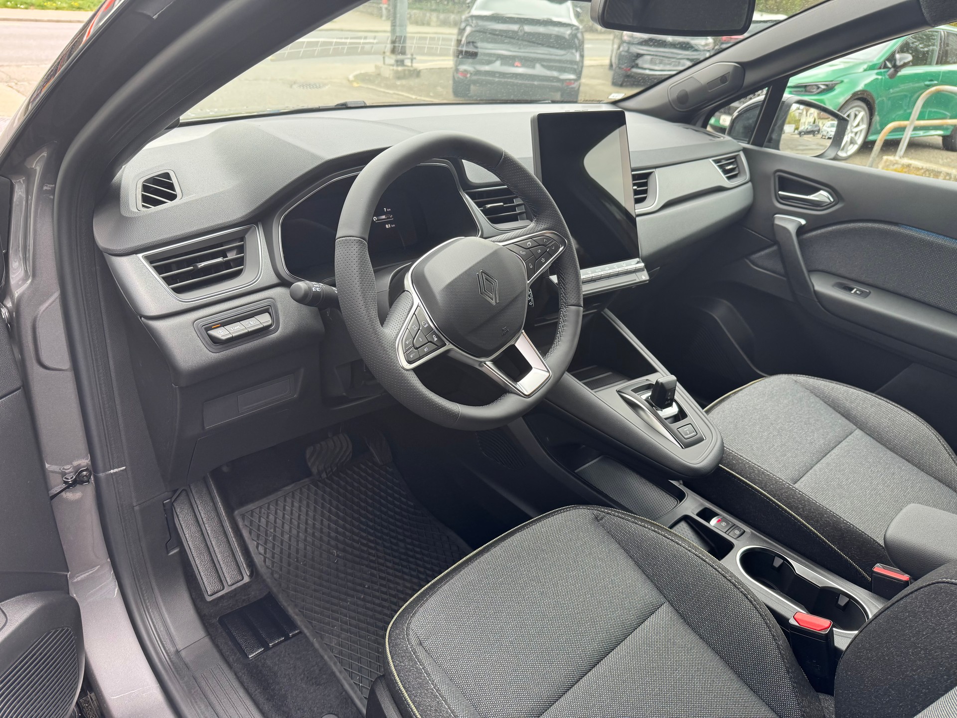 RENAULT Captur 1.8 E-Tech 160 Techno DHT-image-12
