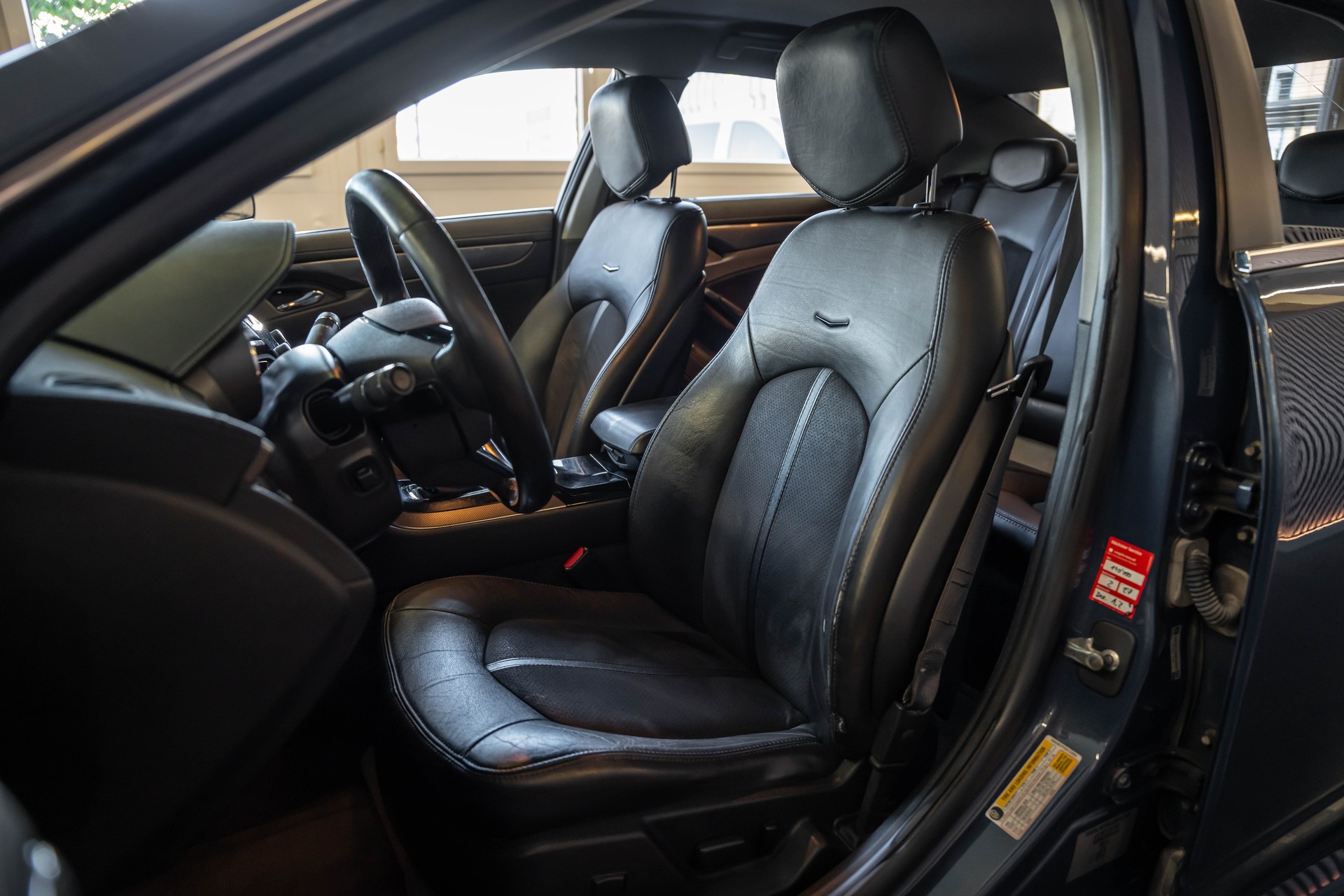 CADILLAC CTS-V Sedan 6.2 V8 SC Automatic-image-12
