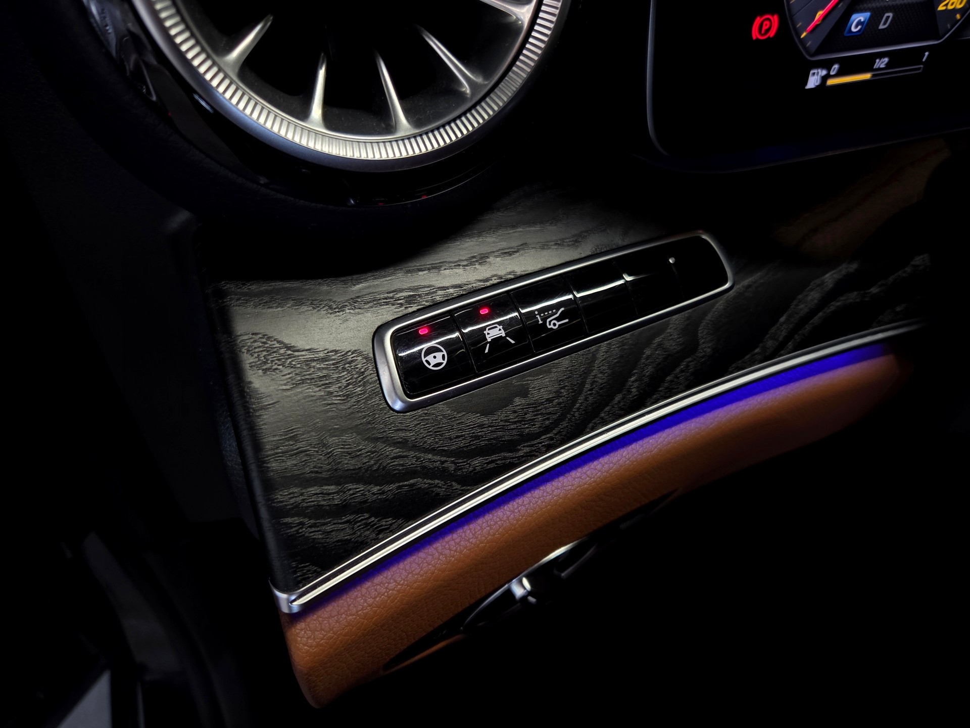 MERCEDES-BENZ E 400 AMG Line 4matic Coupé-image-19