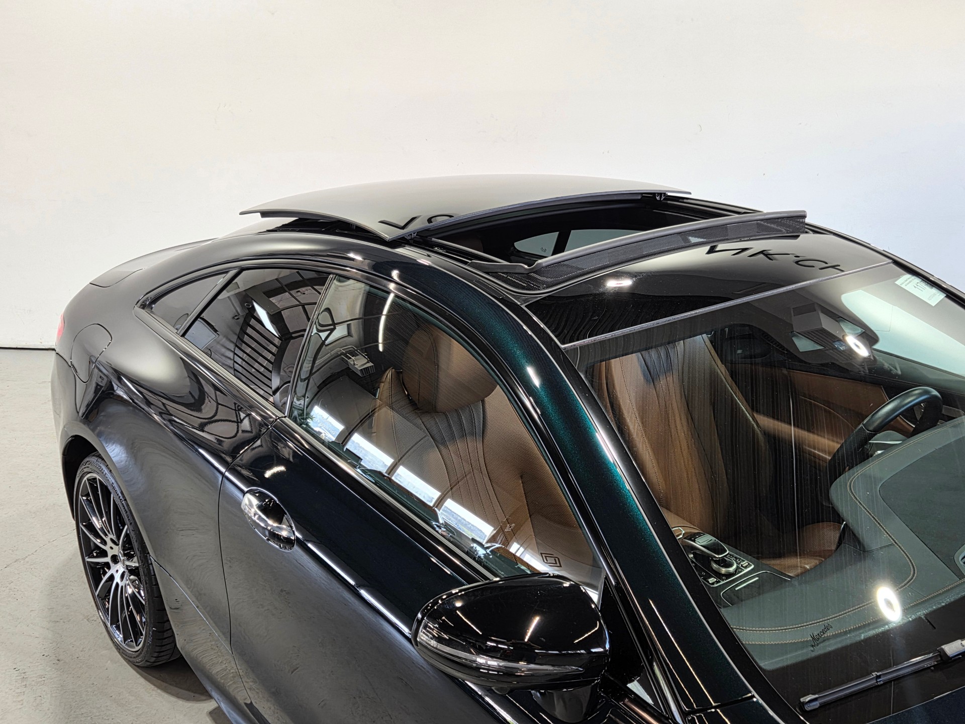 MERCEDES-BENZ E 400 AMG Line 4matic Coupé-image-9