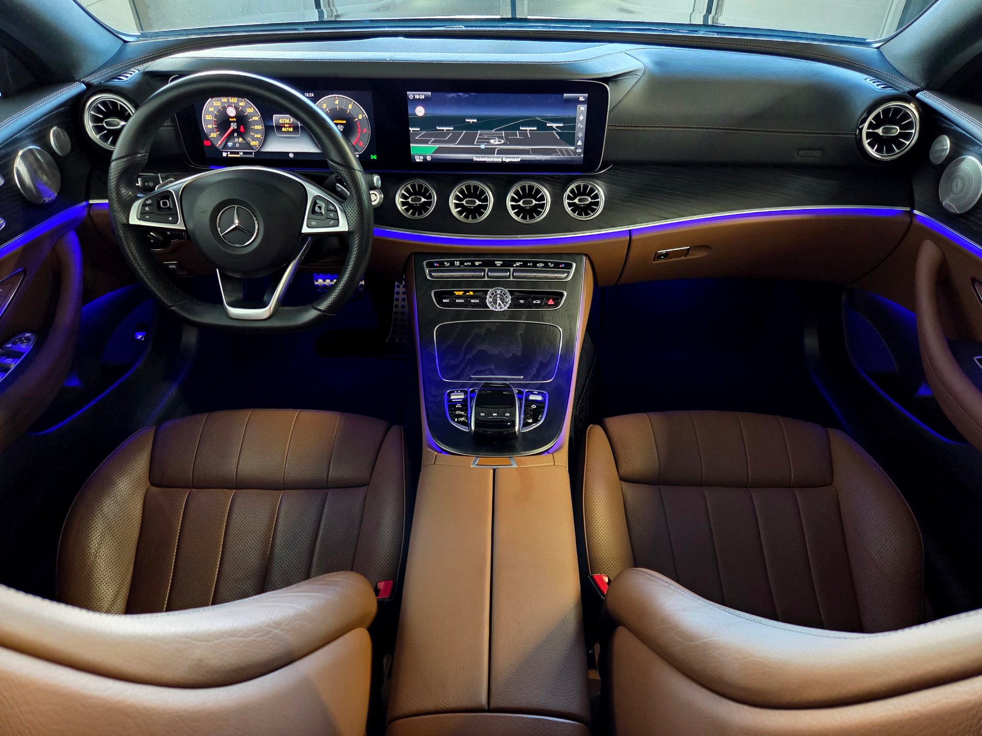MERCEDES-BENZ E 400 AMG Line 4matic Coupé-image-16