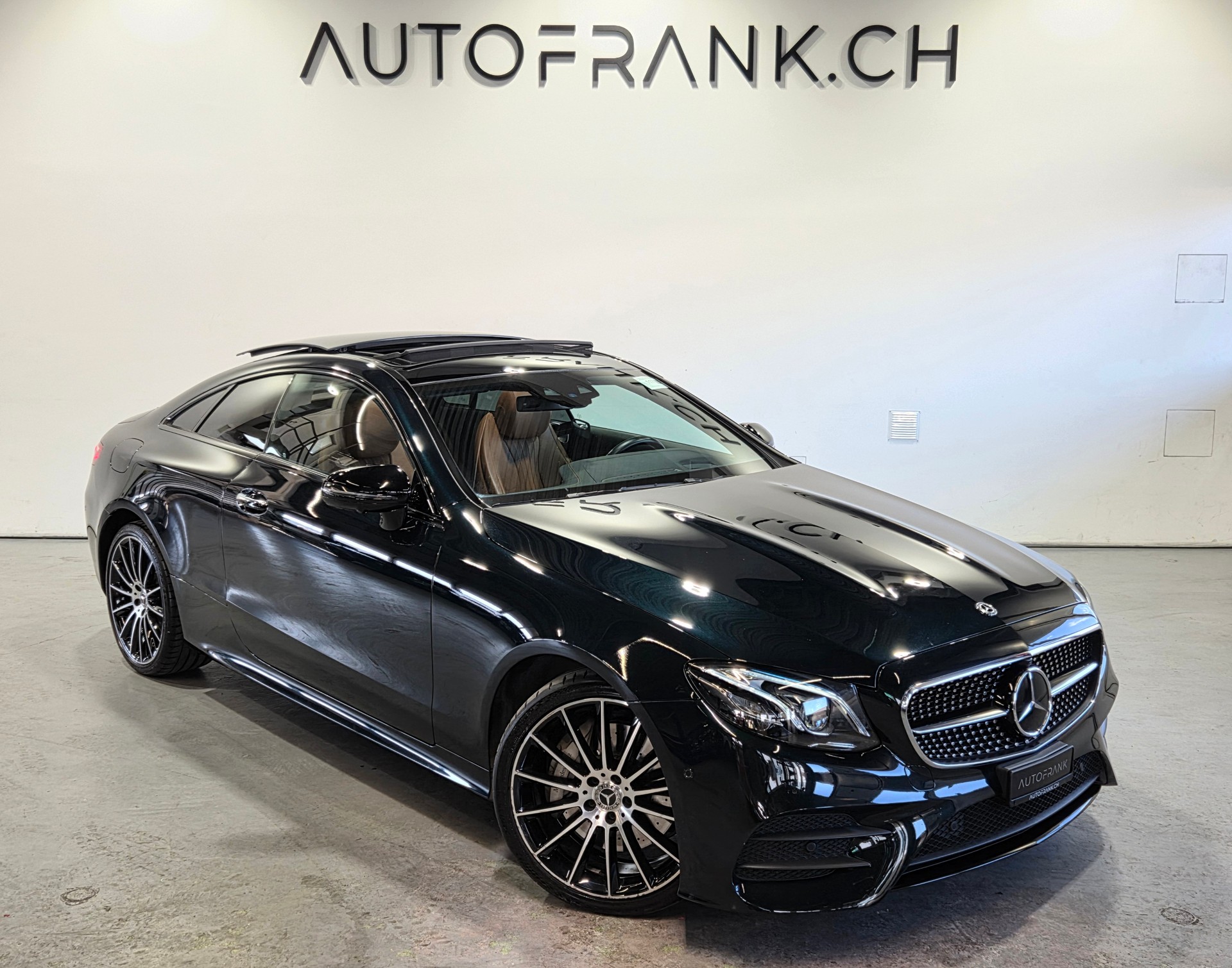 MERCEDES-BENZ E 400 AMG Line 4matic Coupé-image-14