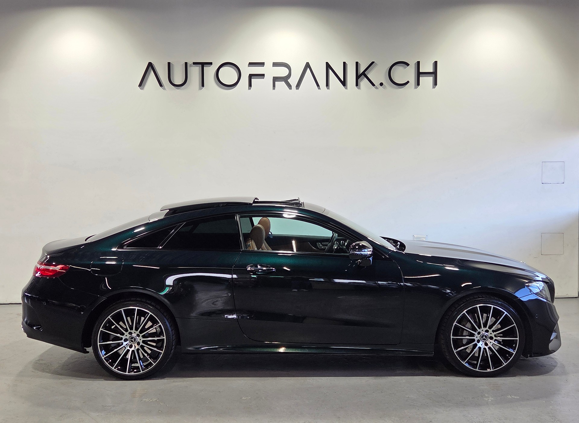 MERCEDES-BENZ E 400 AMG Line 4matic Coupé-image-2