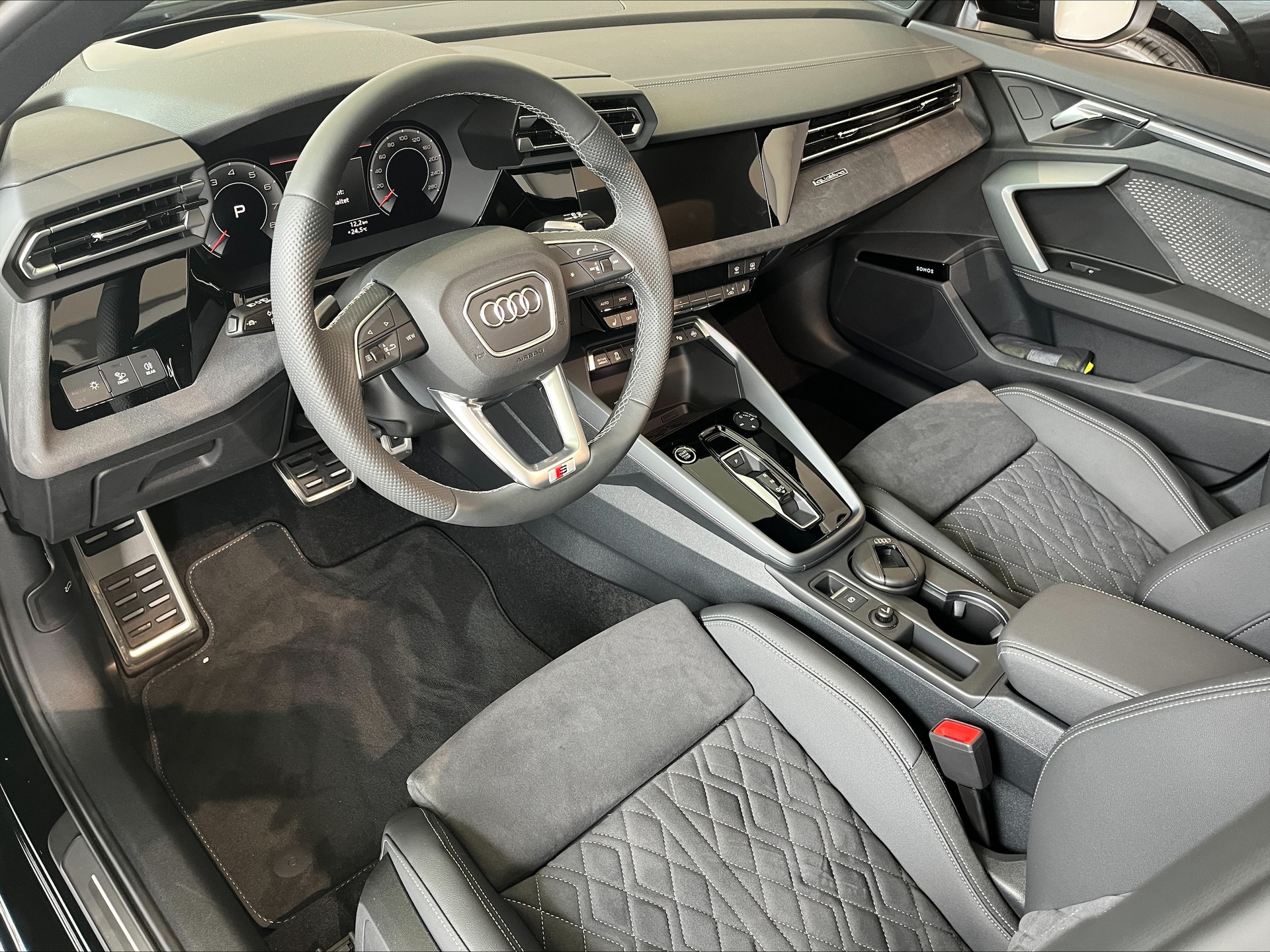 AUDI A3 SB TFSI 150 kW qua S tronic 2000ccm 204PS/150kW 4 Zylinder TFSI Benzin-image-10