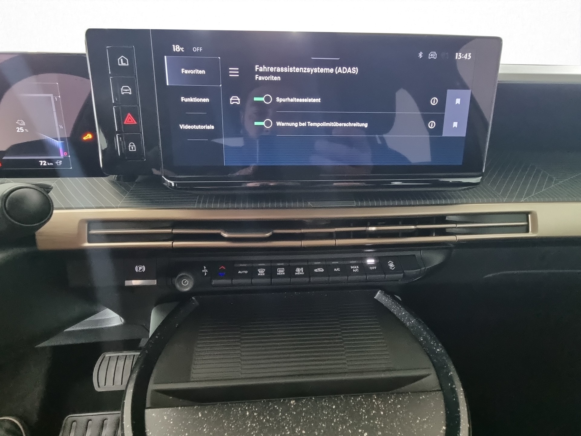 LANCIA Ypsilon Elektro 156-image-12