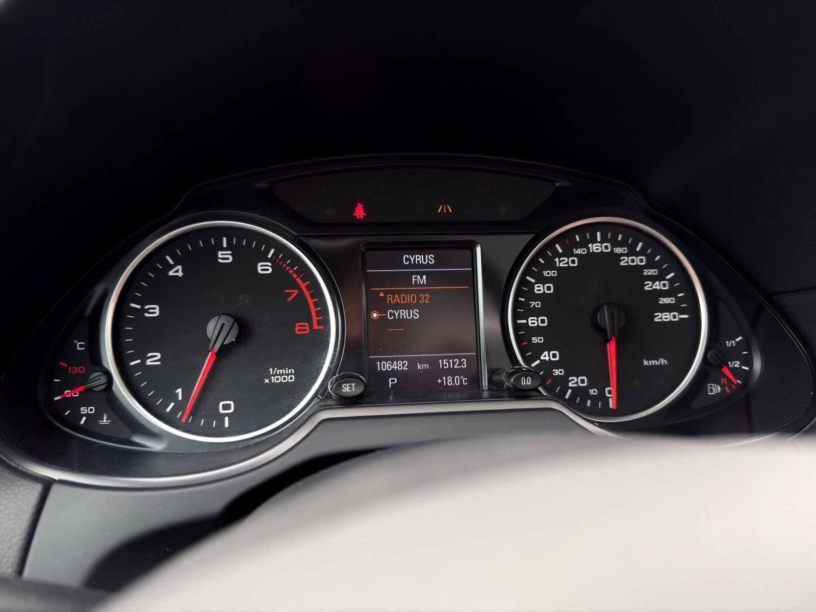 AUDI Q5 3.2 FSI quattro S-tronic-image-17