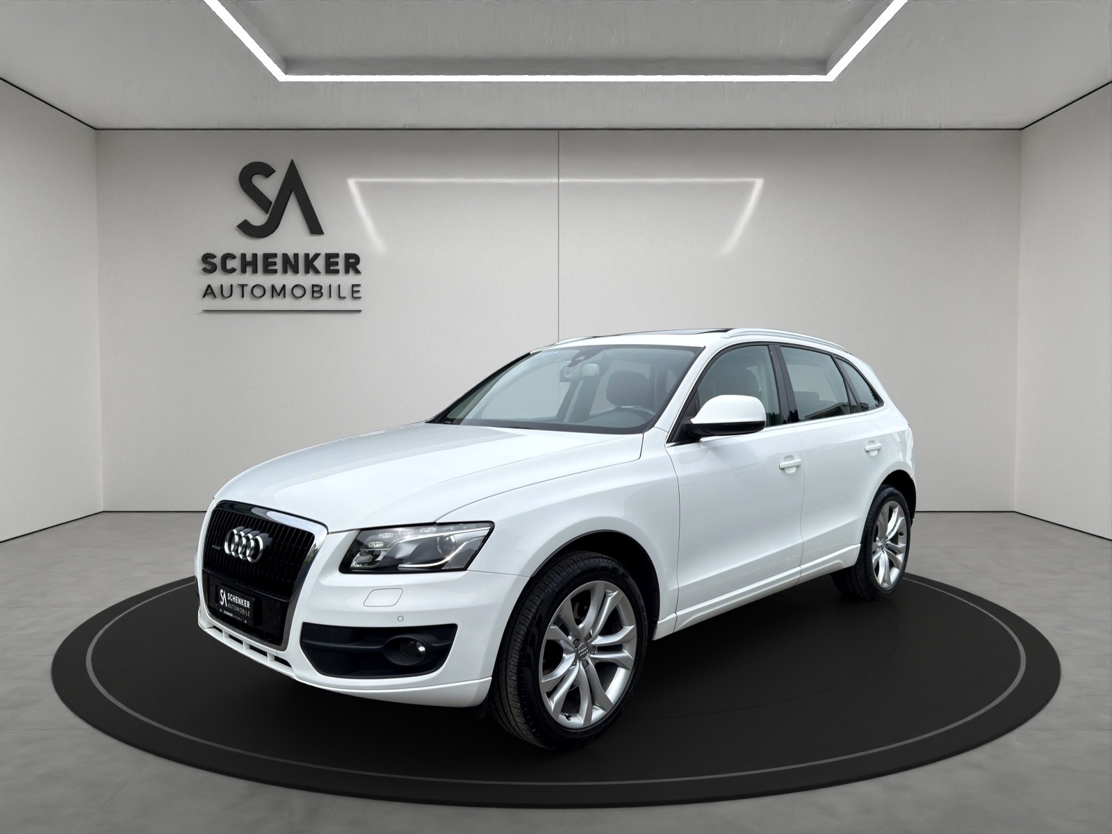 AUDI Q5 3.2 FSI quattro S-tronic-image-0