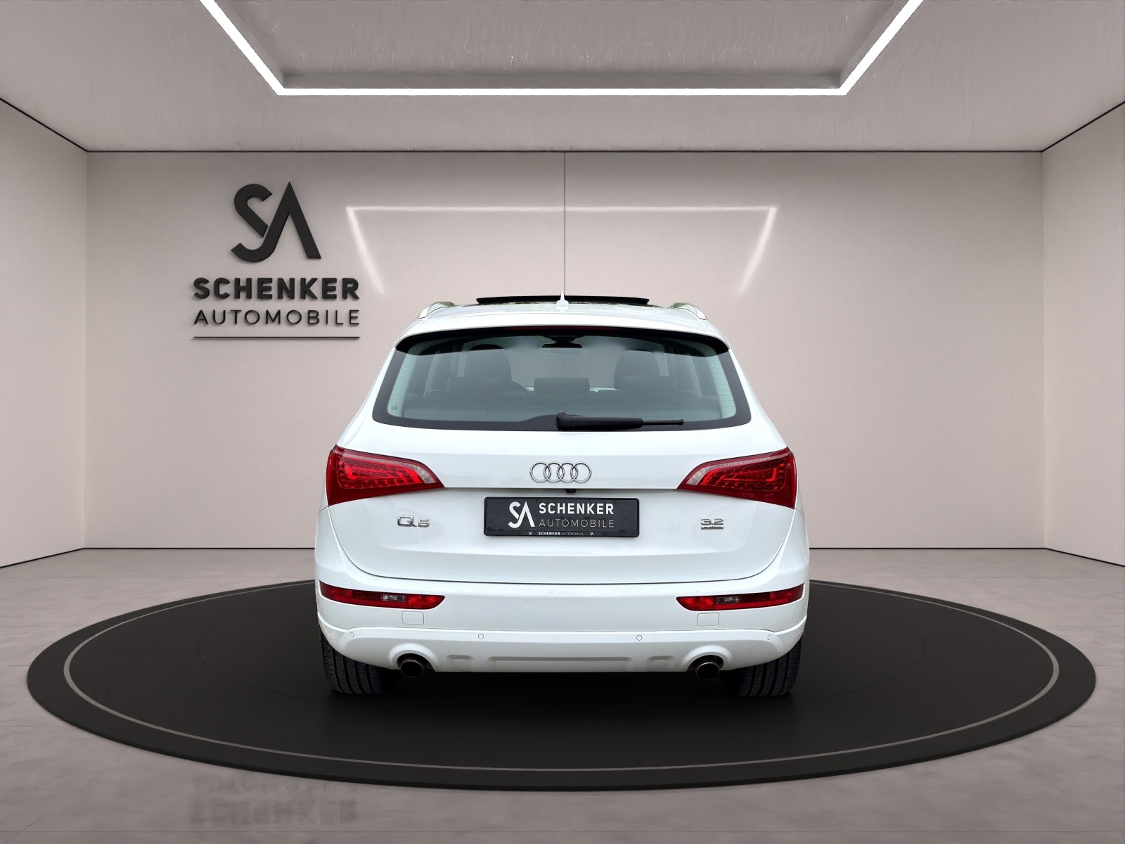 AUDI Q5 3.2 FSI quattro S-tronic-image-3