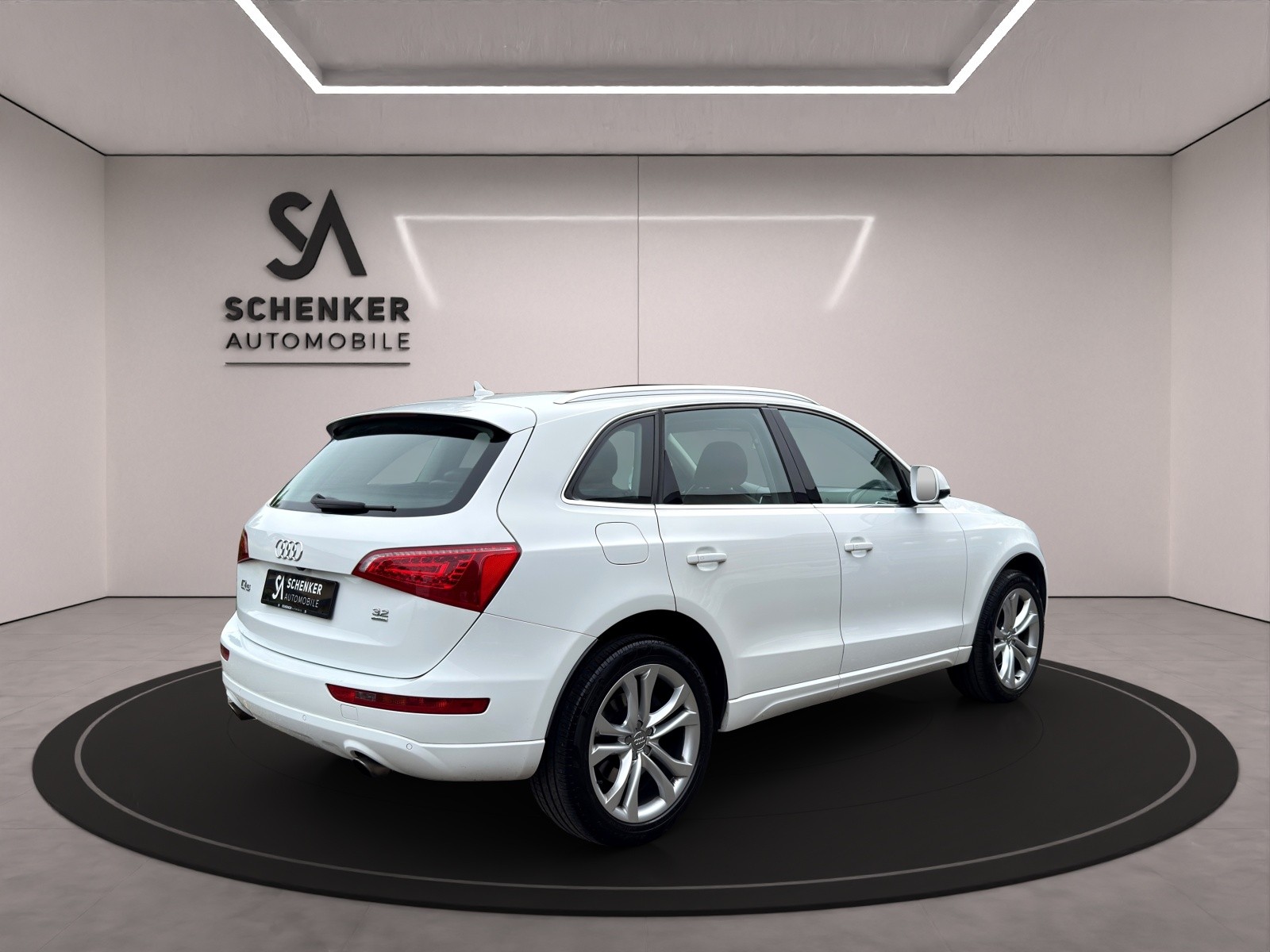 AUDI Q5 3.2 FSI quattro S-tronic-image-4