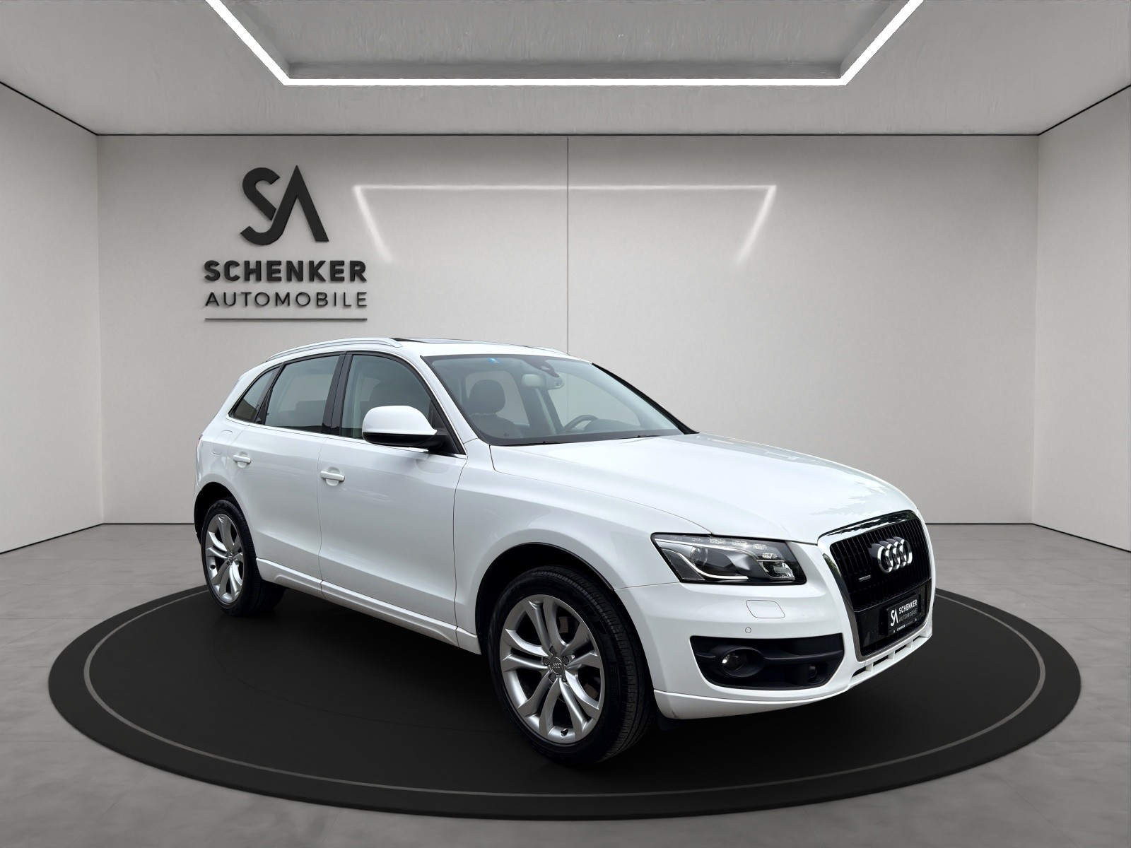 AUDI Q5 3.2 FSI quattro S-tronic-image-6
