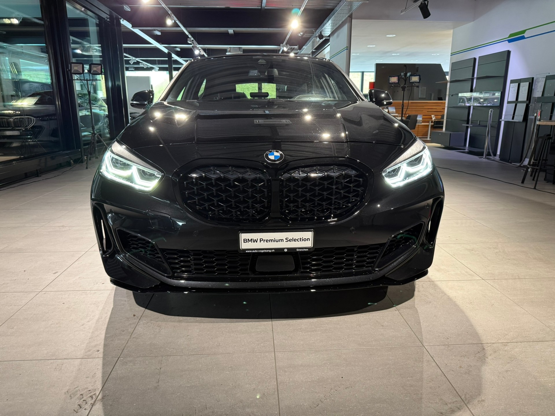 BMW M135i xDrive Steptronic-image-1