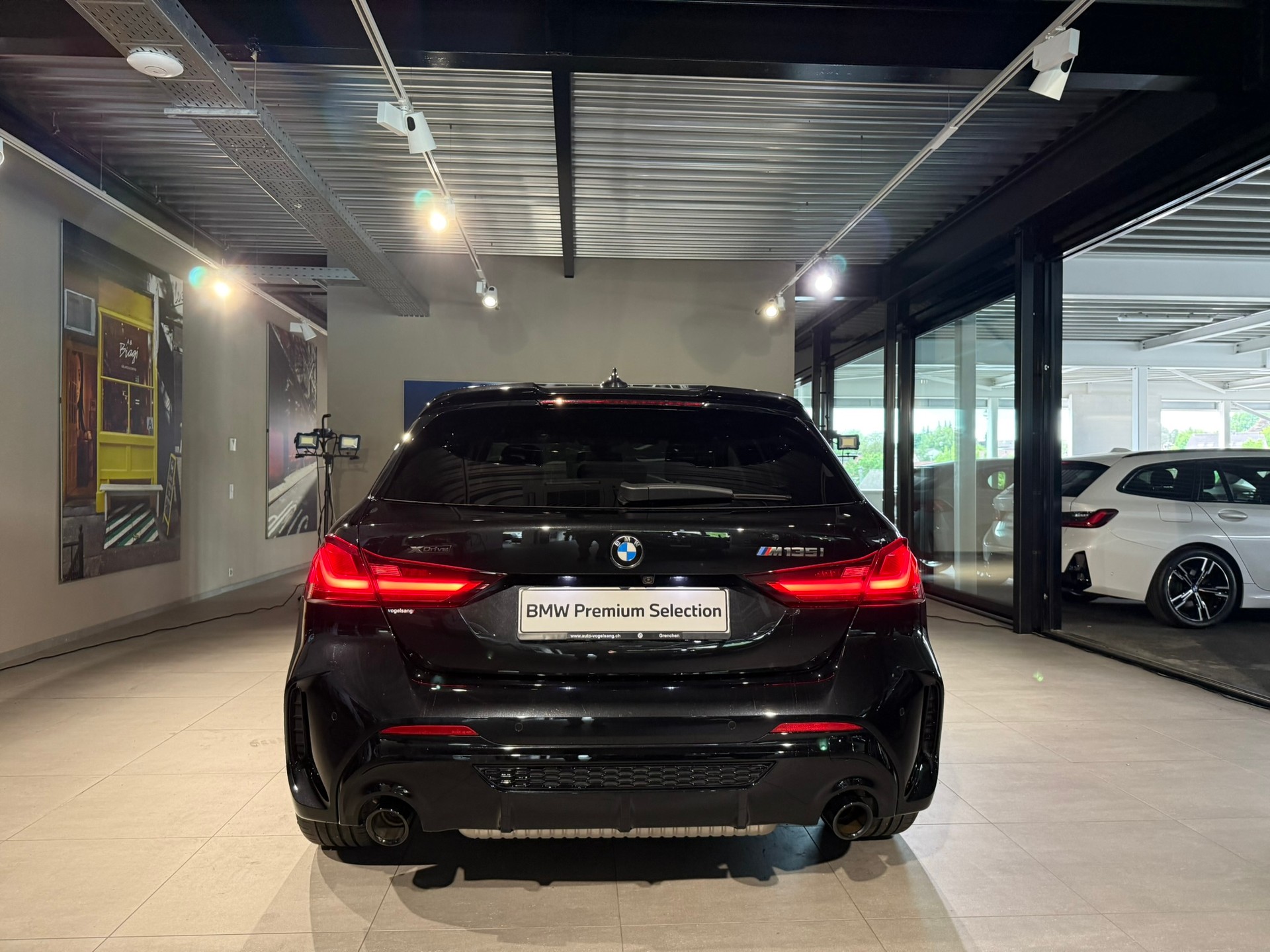 BMW M135i xDrive Steptronic-image-4