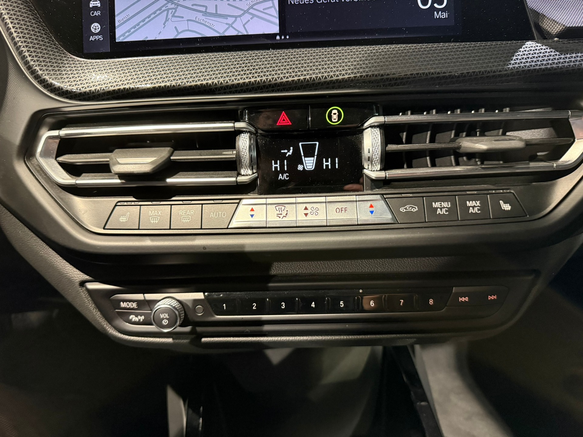BMW M135i xDrive Steptronic-image-23