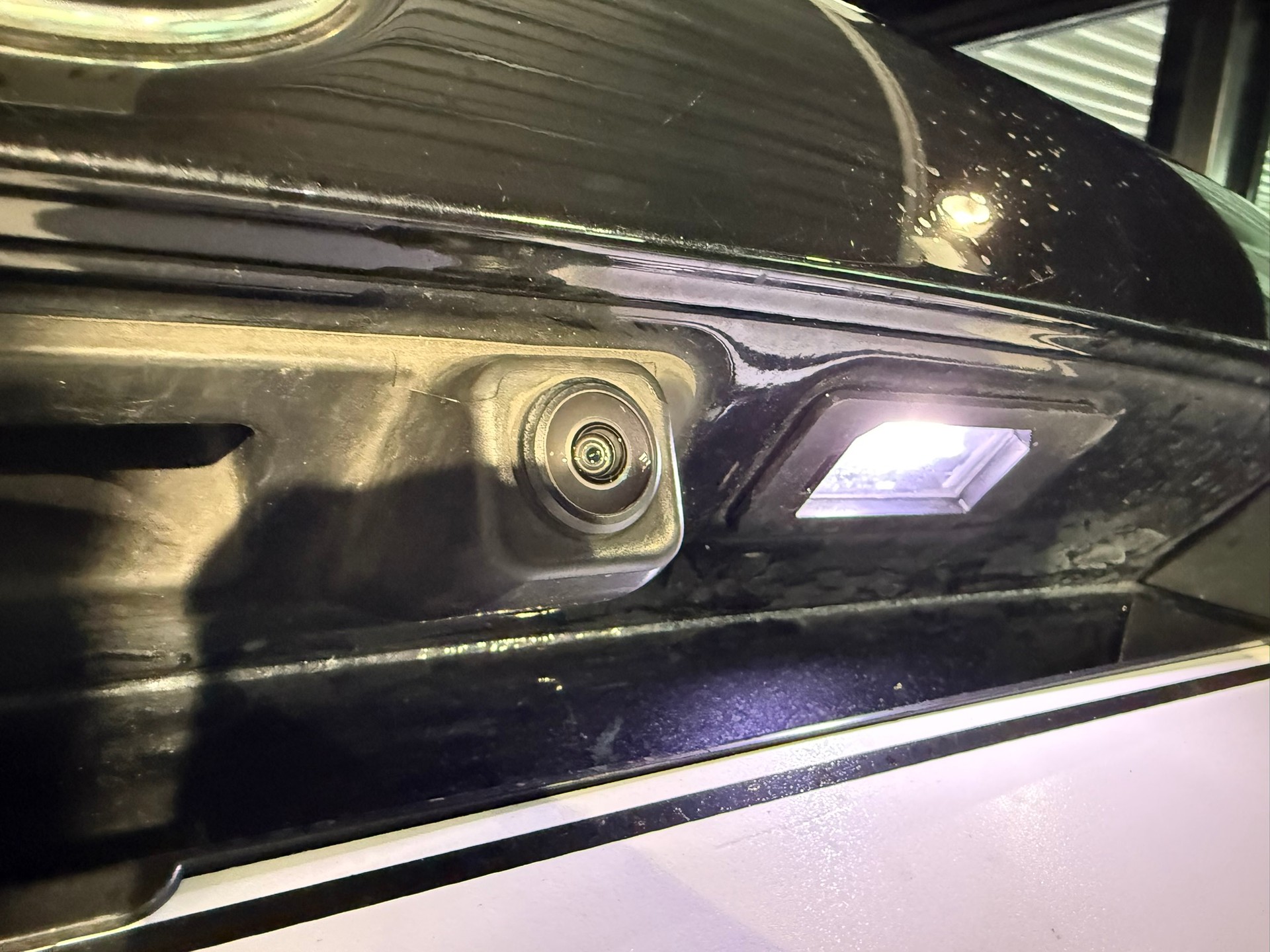 BMW M135i xDrive Steptronic-image-16