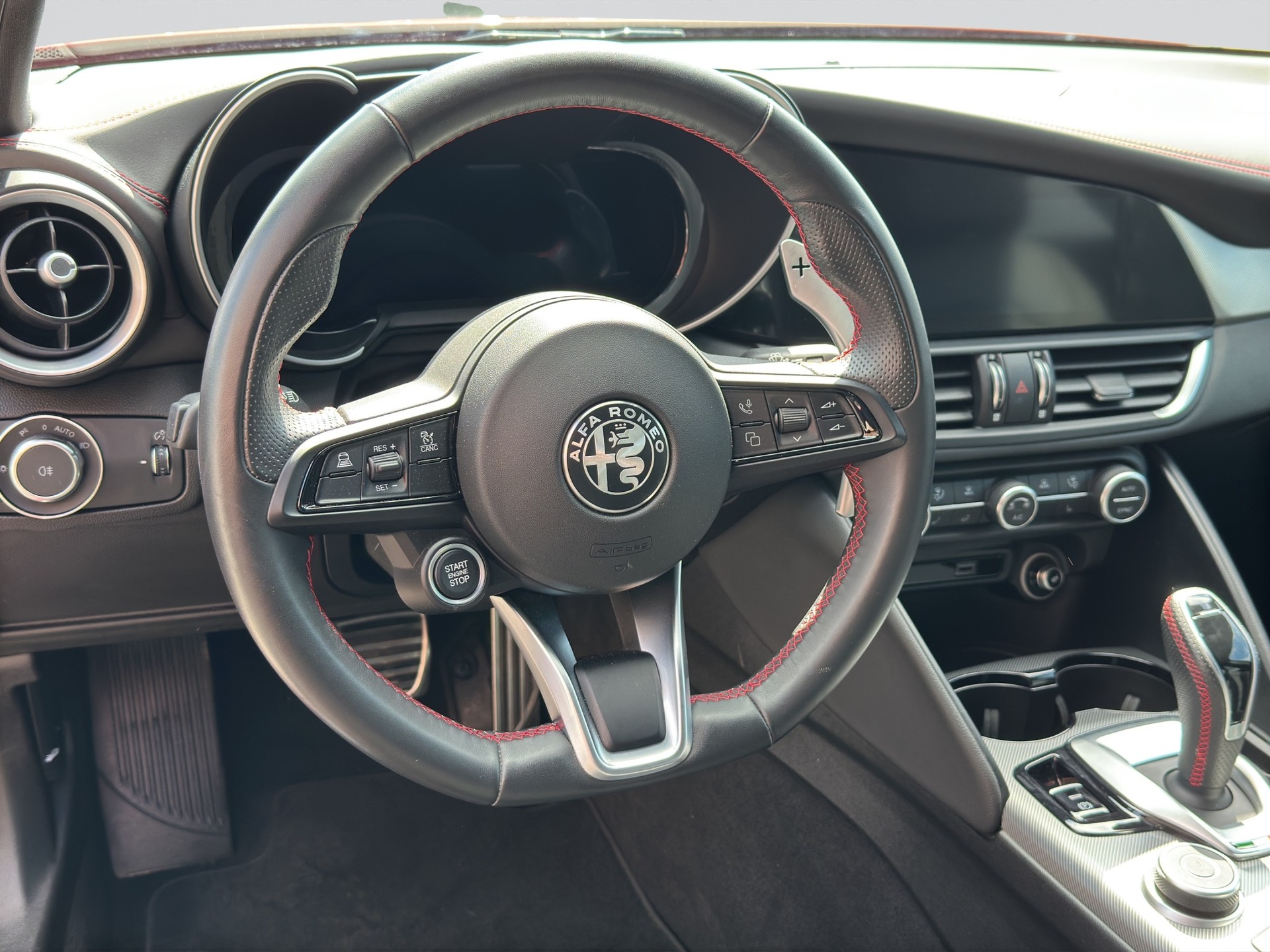 ALFA ROMEO Giulia 2.0 Competizione Q4 AT8-image-10