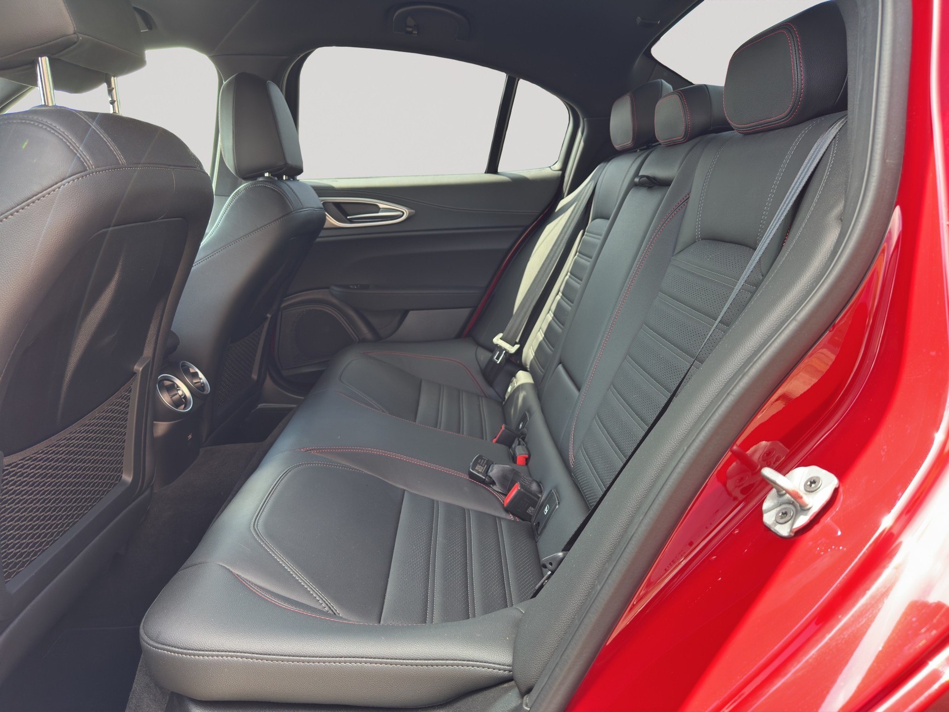 ALFA ROMEO Giulia 2.0 Competizione Q4 AT8-image-7