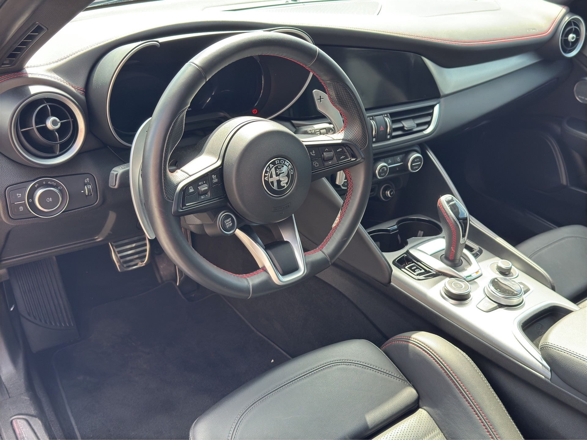ALFA ROMEO Giulia 2.0 Competizione Q4 AT8-image-6