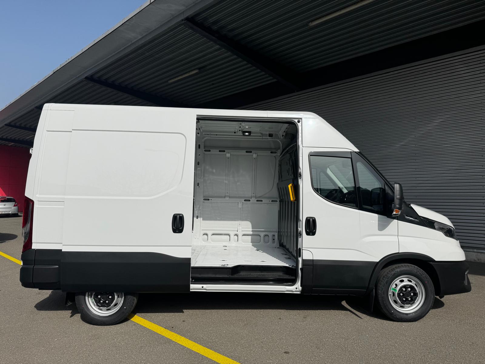 IVECO 35S16B A8 3520 VAN-showroom-element-2