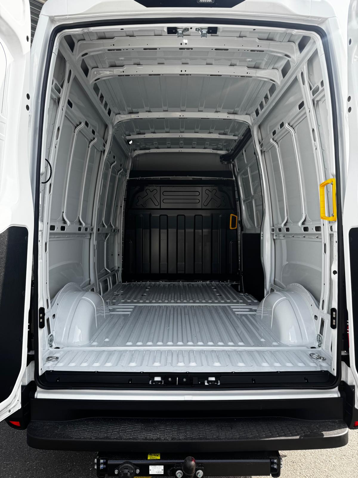 IVECO 35S16B A8 3520 VAN-image-8