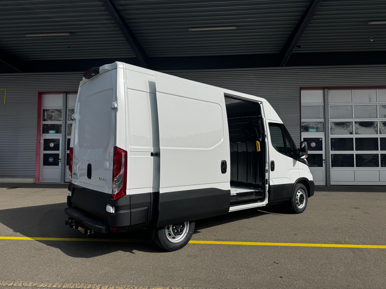 IVECO 35S16B A8 3520 VAN-showroom-element-3