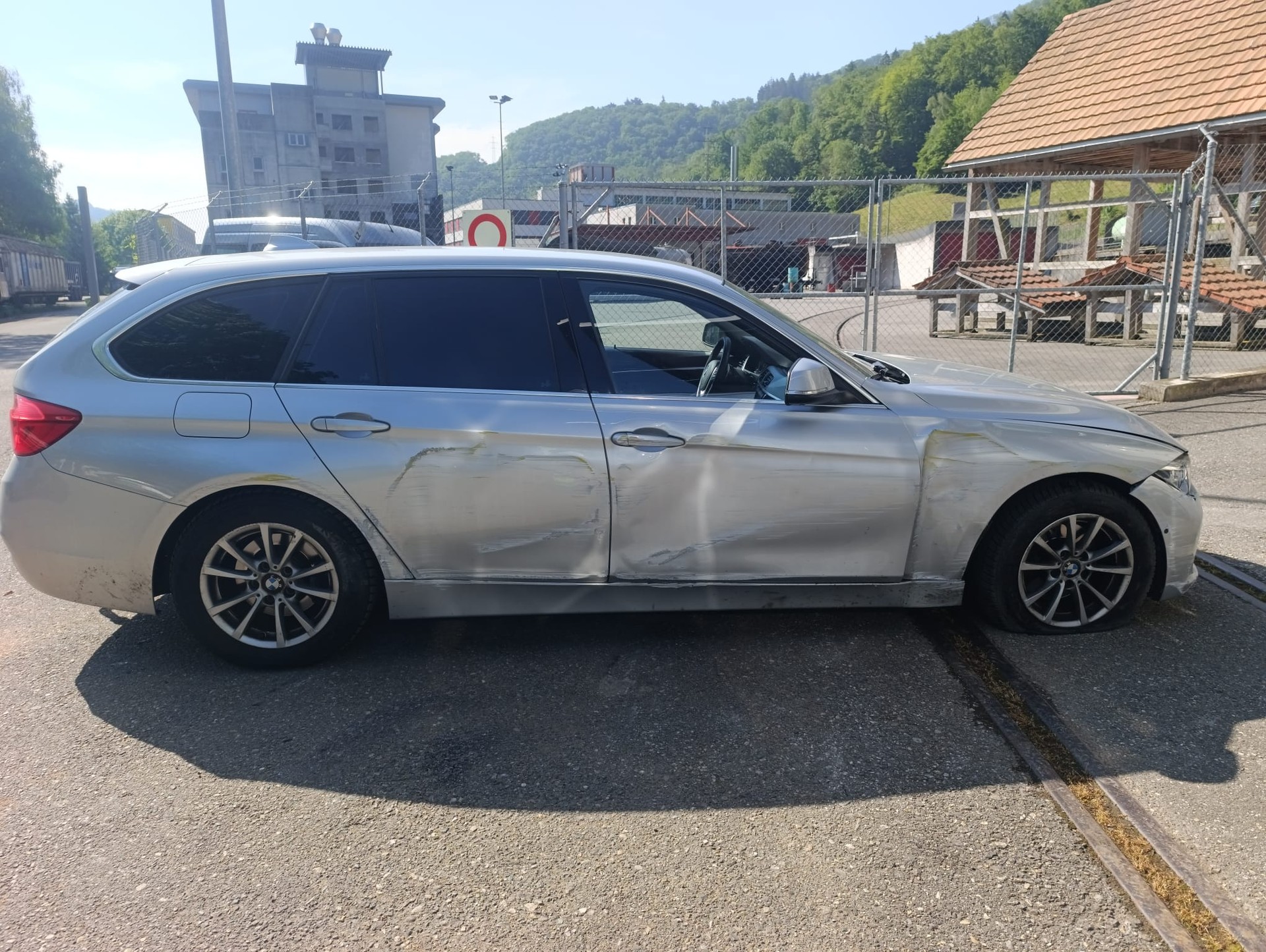 BMW 320d xDrive Touring Steptronic-image-4