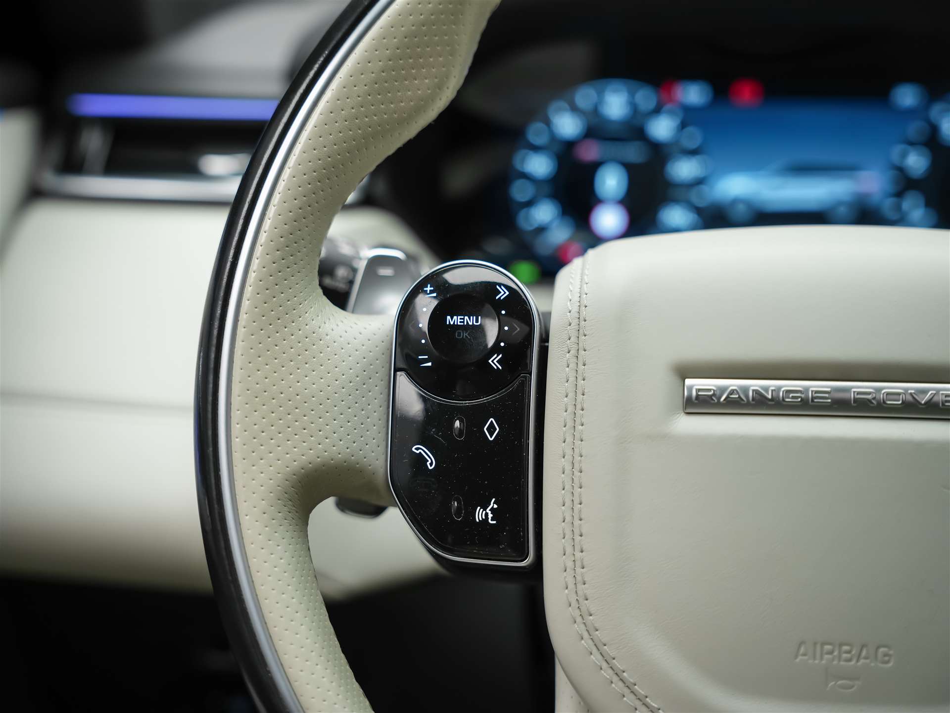 LAND ROVER Range Rover Velar R-Dynamic P 380 HSE *First Edition*Massage*Panorama*360°Kamera*Sitzbelüftung*-image-27