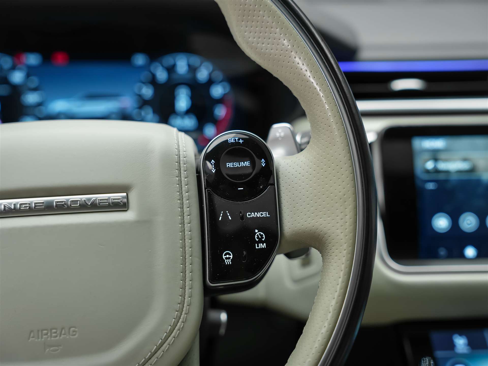 LAND ROVER Range Rover Velar R-Dynamic P 380 HSE *First Edition*Massage*Panorama*360°Kamera*Sitzbelüftung*-image-28