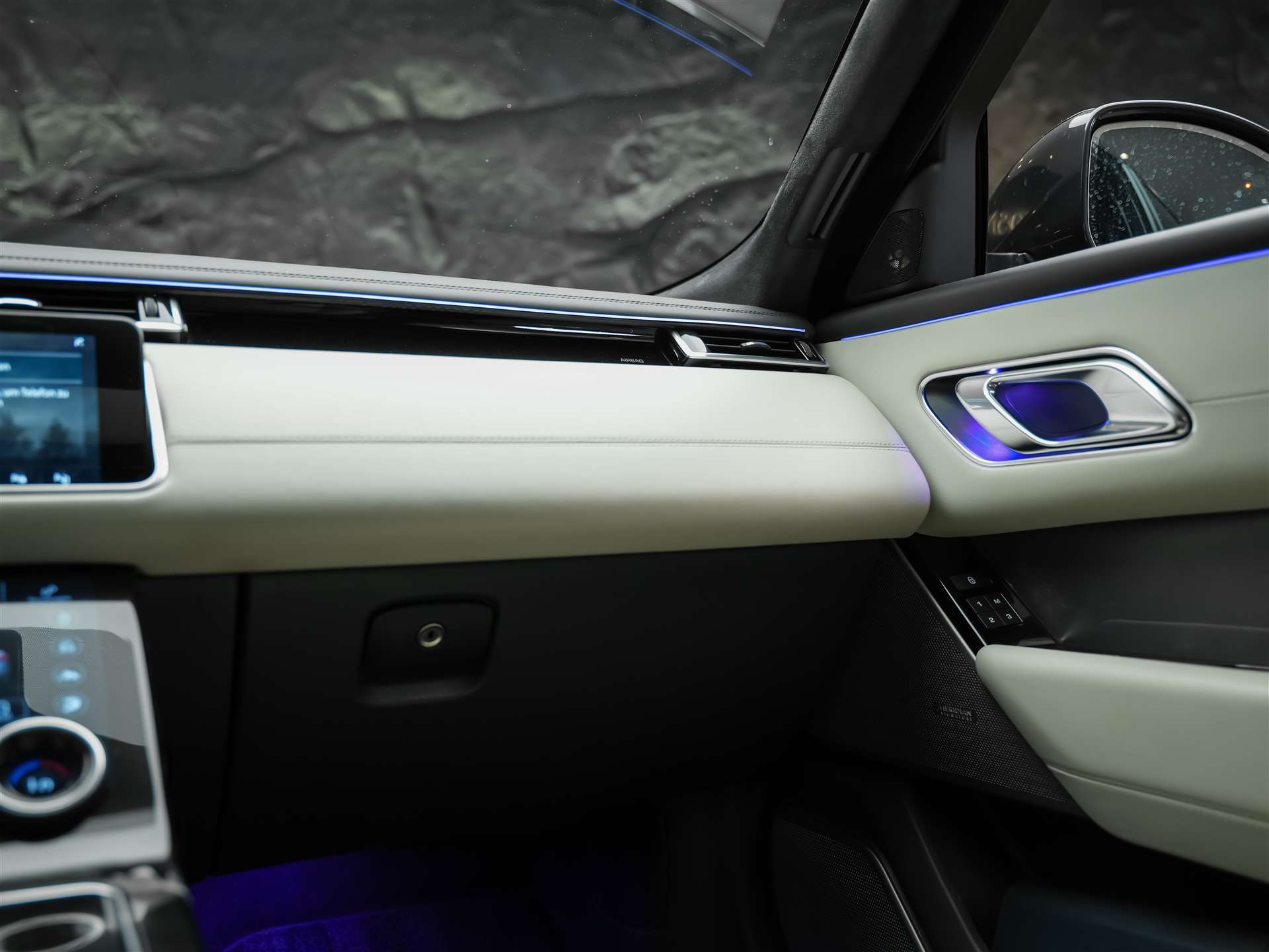 LAND ROVER Range Rover Velar 3.0 V6 R-Dynamic HSE *First Edition*Massage*Panorama*360°Kamera*Sitzbelüftung*-image-23