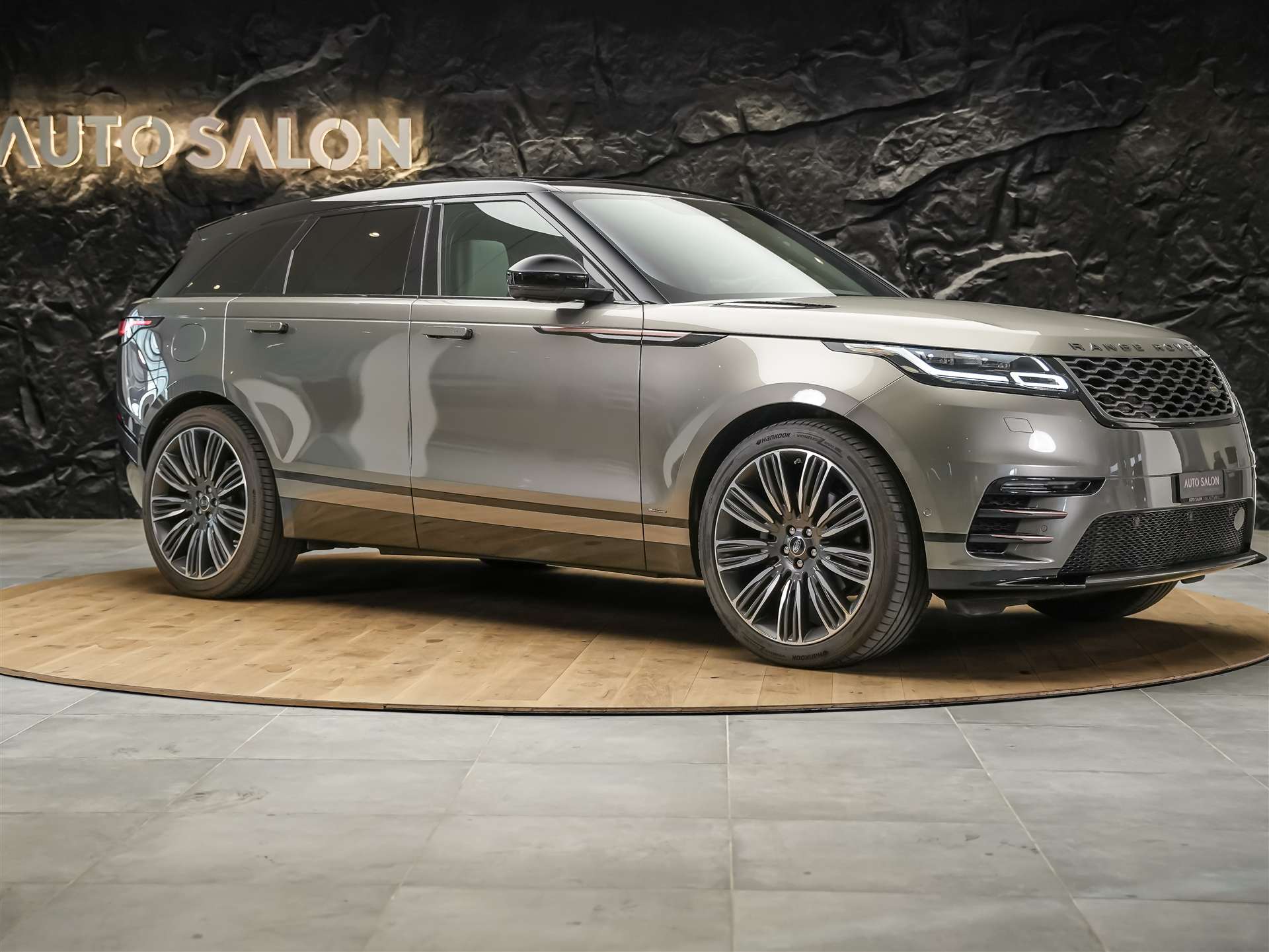 LAND ROVER Range Rover Velar R-Dynamic P 380 HSE *First Edition*Massage*Panorama*360°Kamera*Sitzbelüftung*-image-6