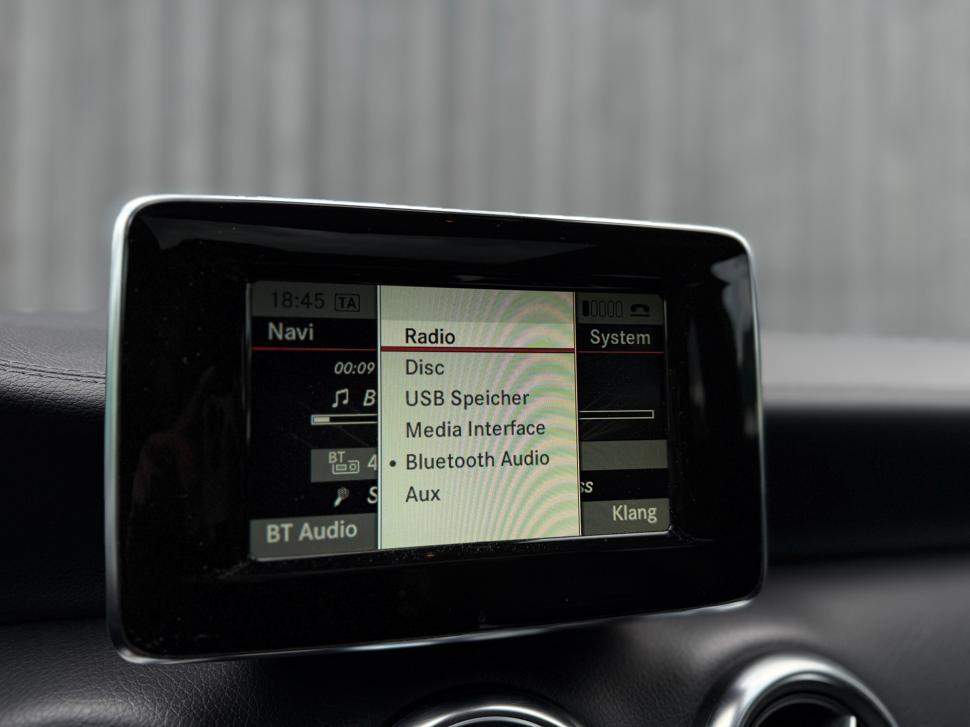 MERCEDES-BENZ A 250 Urban 7G-DCT-image-8