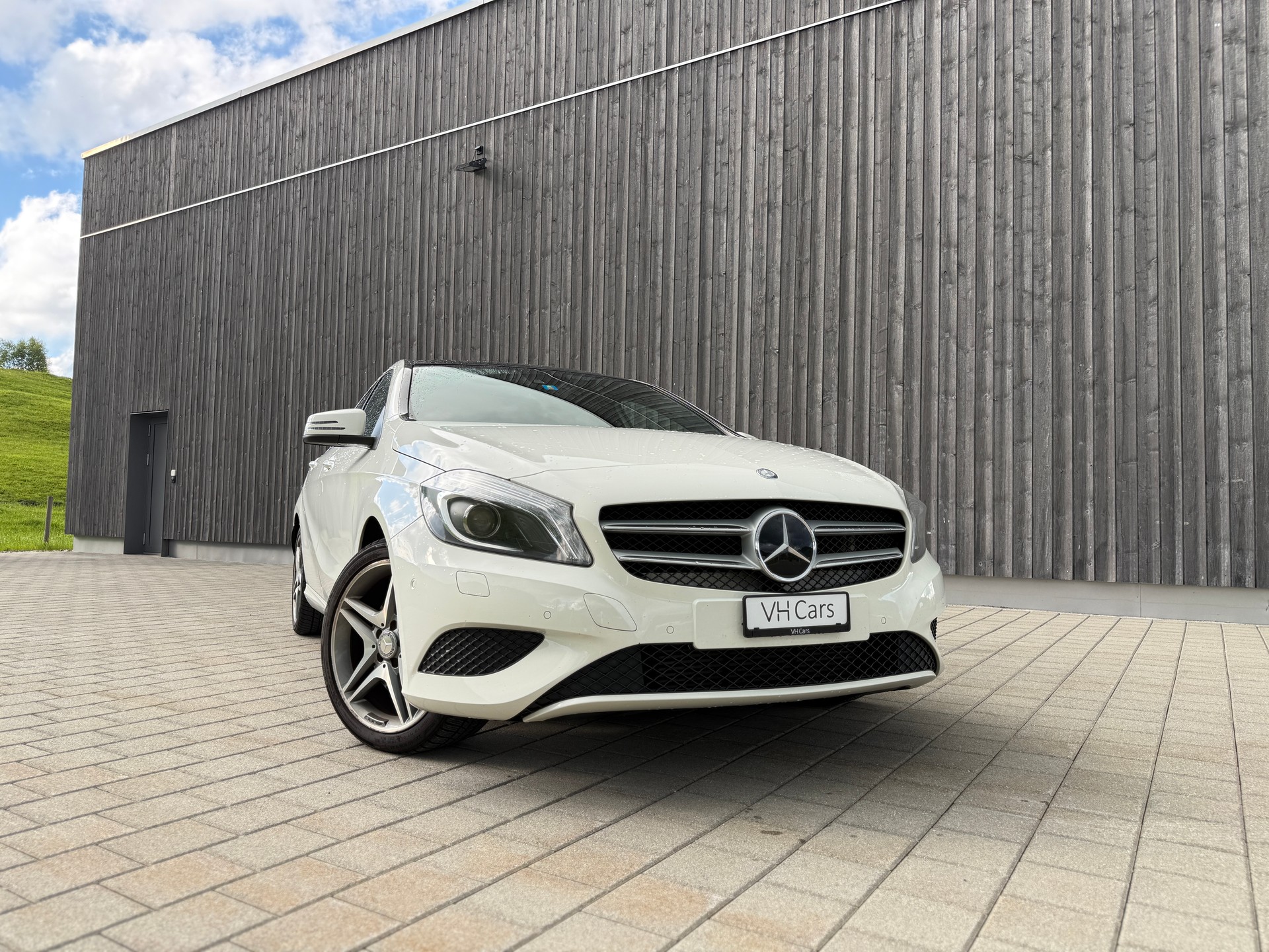MERCEDES-BENZ A 250 Urban 7G-DCT