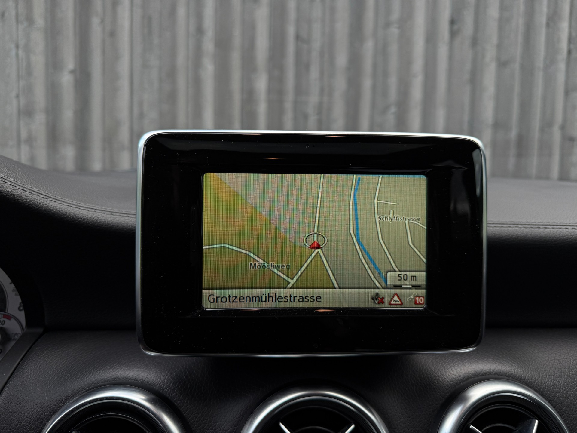 MERCEDES-BENZ A 250 Urban 7G-DCT-image-7