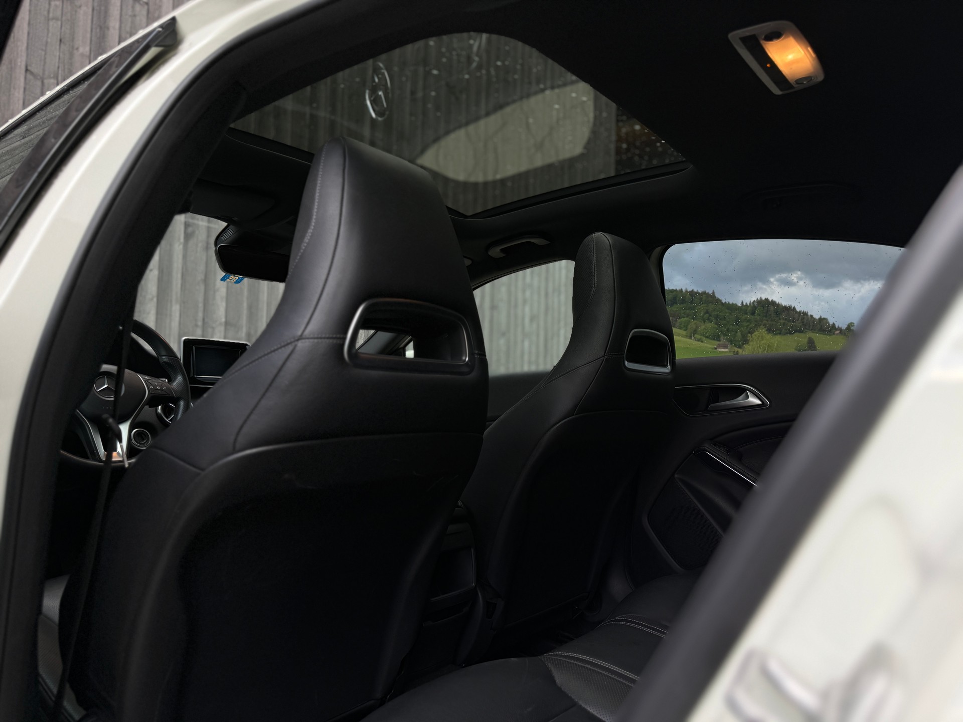 MERCEDES-BENZ A 250 Urban 7G-DCT-image-13