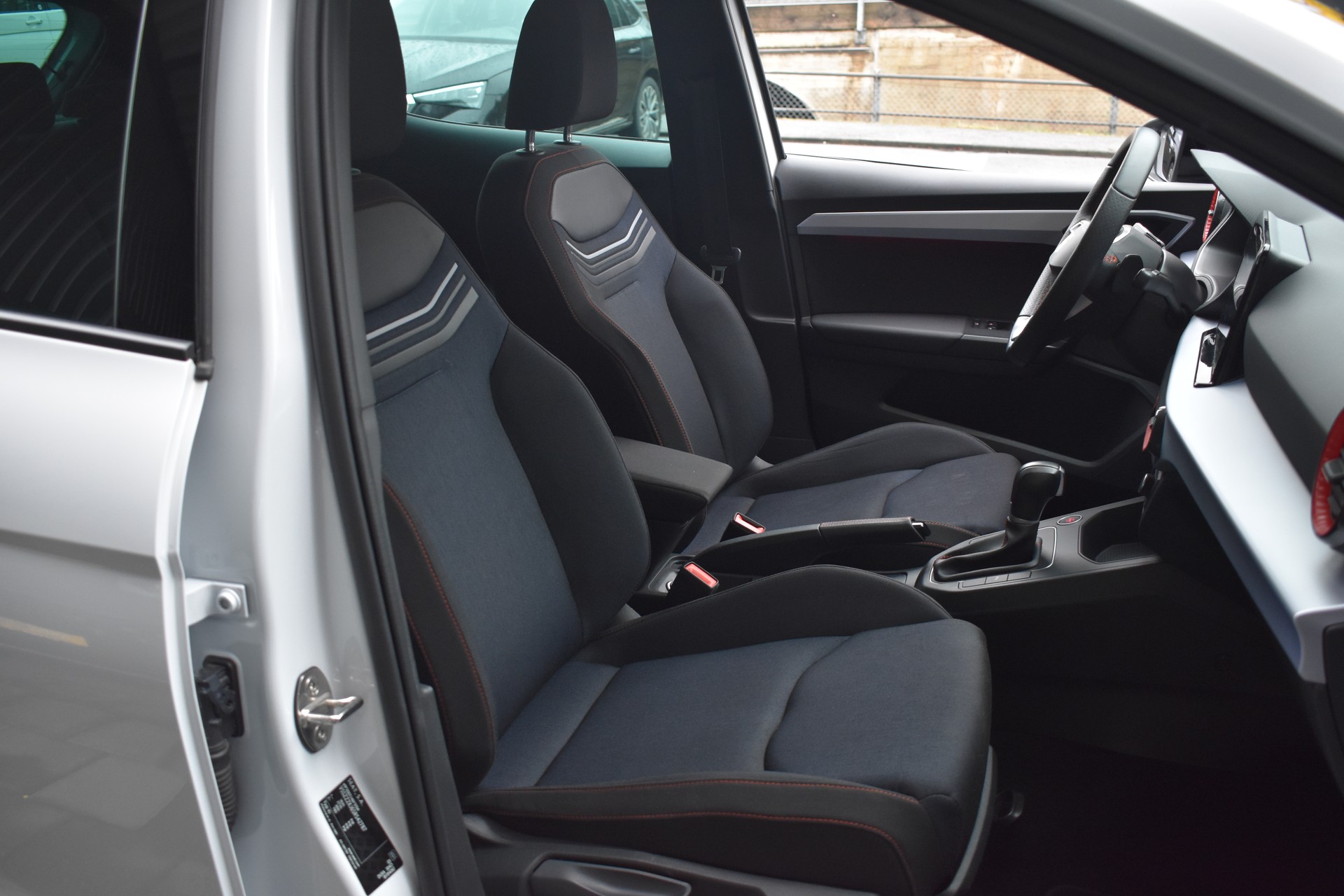 SEAT Ibiza 1.0 EcoTSI FR DSG-image-11